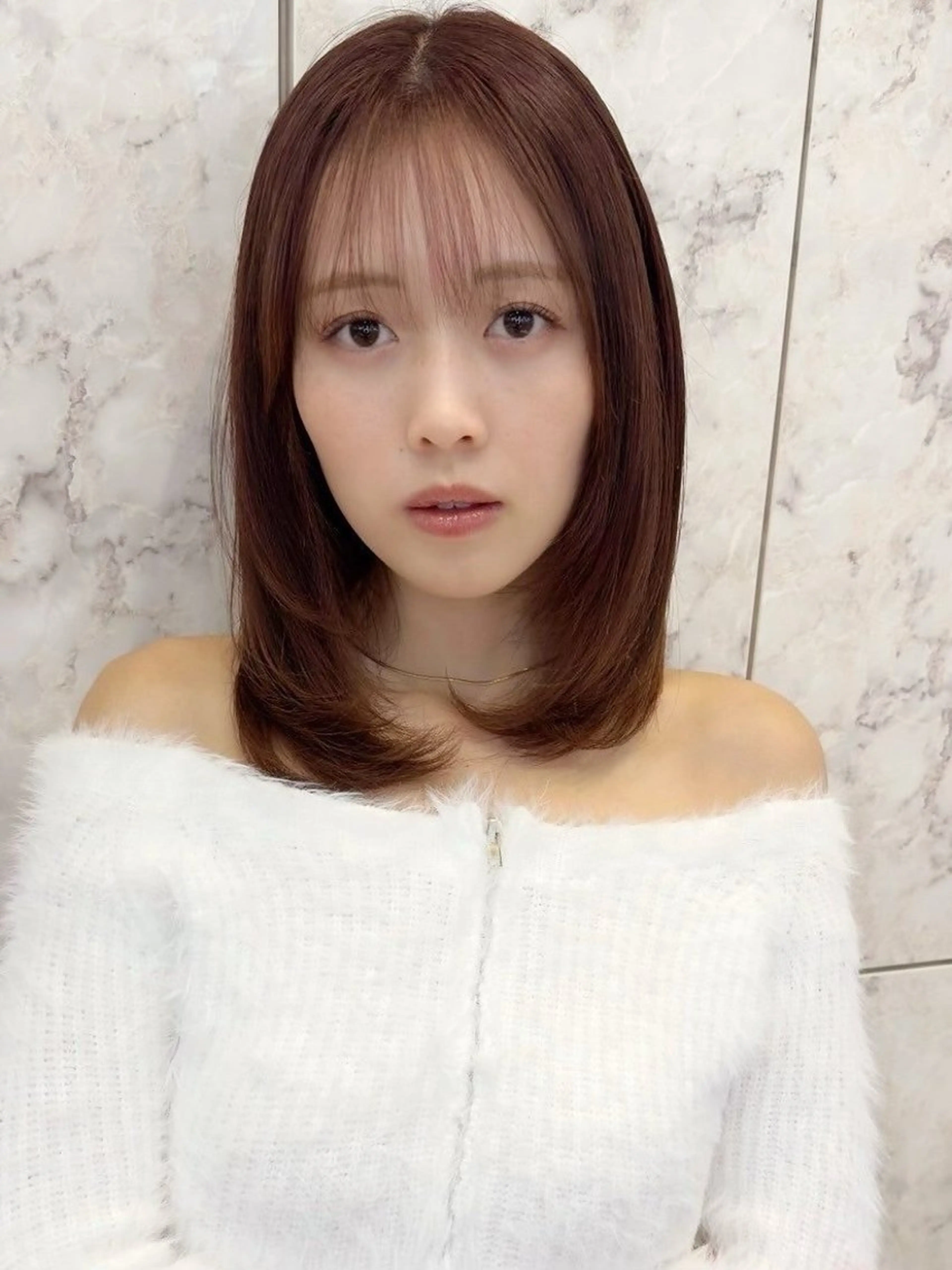 ミディアム 顔まわりレイヤー 顔周りカット レイヤーカット カット ヘアカラー トリートメント Hello by Sea所属・レイヤー/艶髪/ボブ /くびれ/伊藤　勇司のヘアスタイル