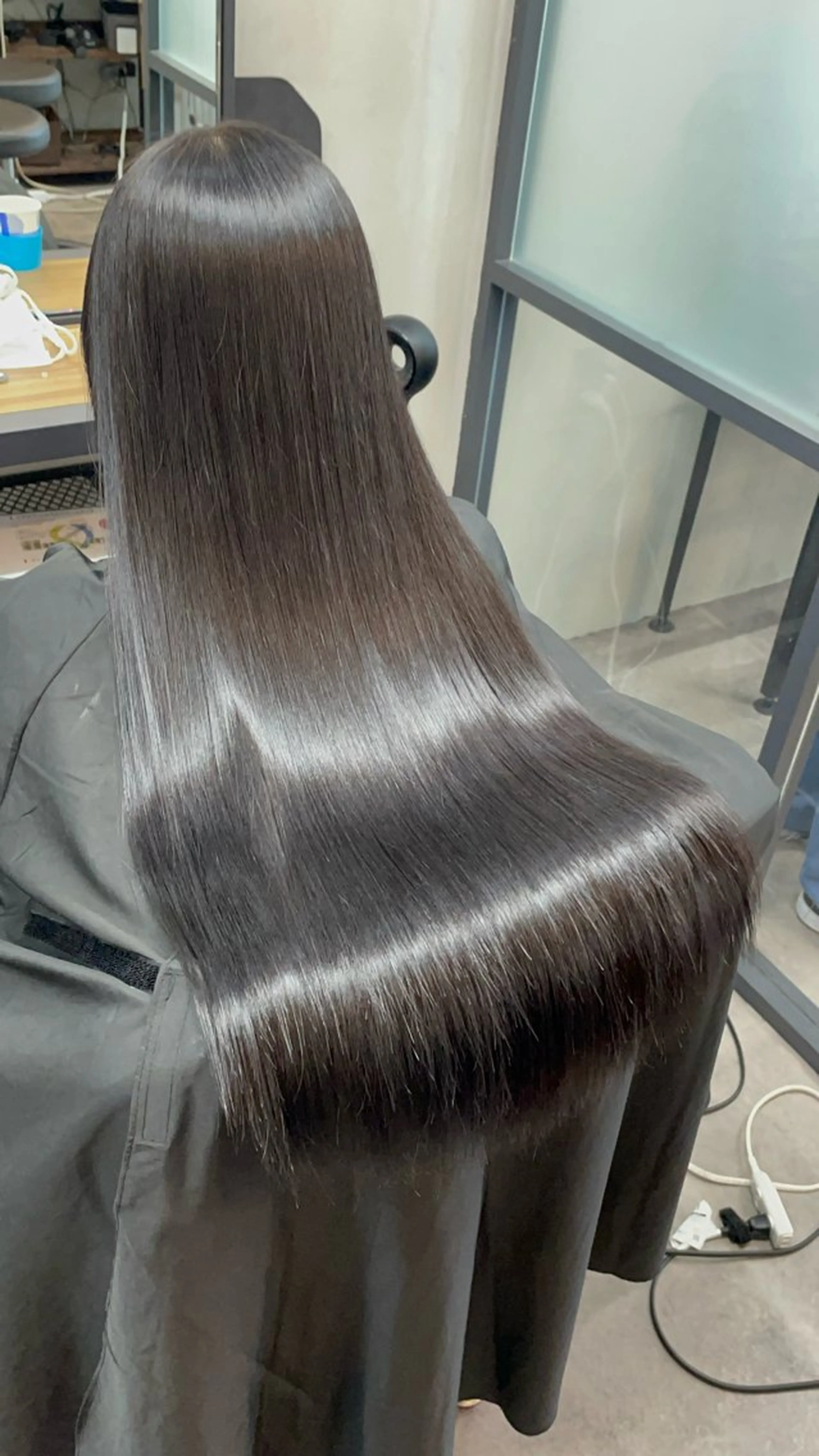 大人気🌟乾かすだけでまとまる艶髪✨ALLEN特製髪質改善酸性ストレート+枝毛カット¥19000の写真