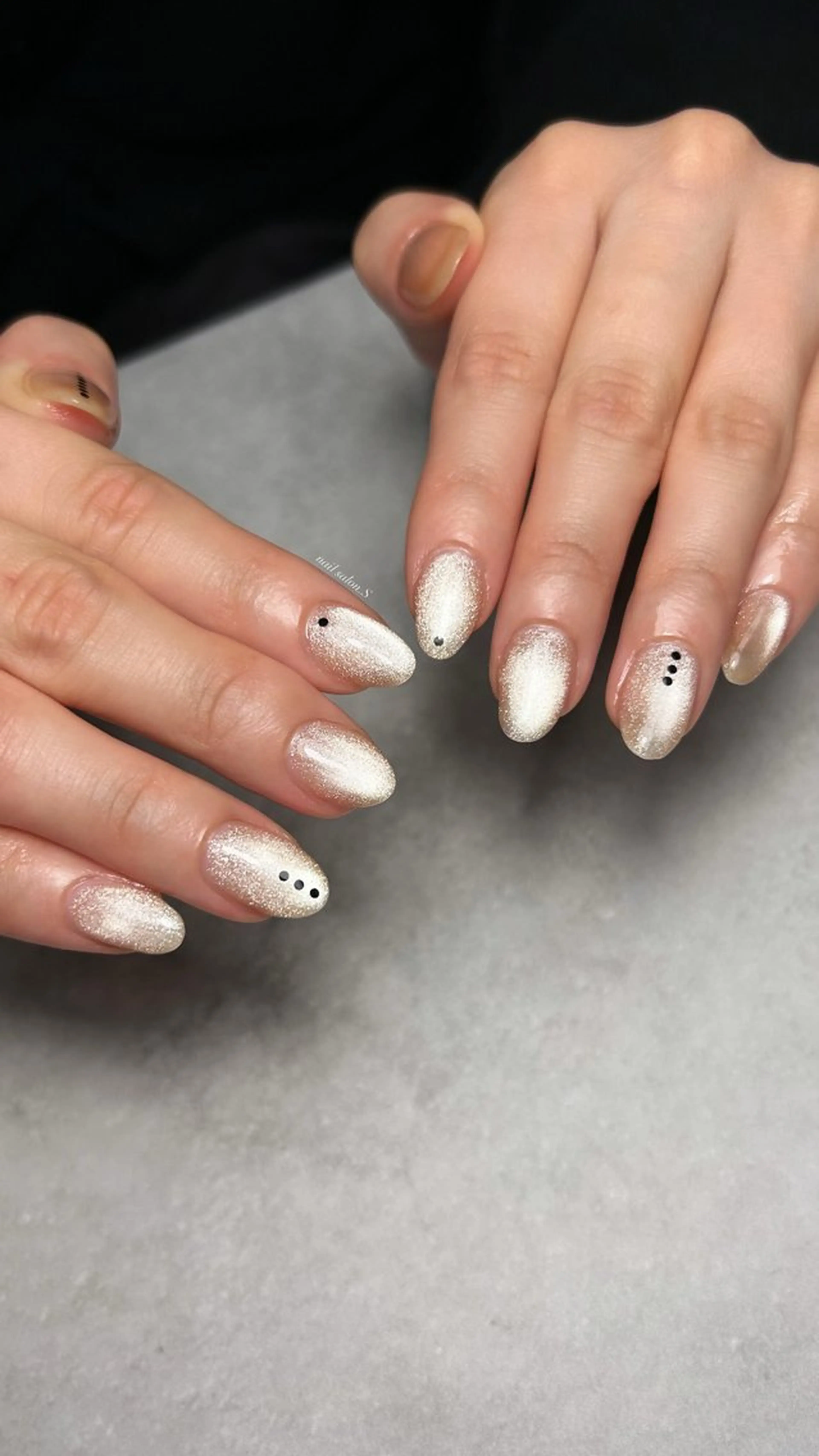 ネイル ジェルネイル マグネットネイル マグネットワンカラー 持ち込み ワンカラーネイル ハンドネイル 関山 志乃のネイルデザイン