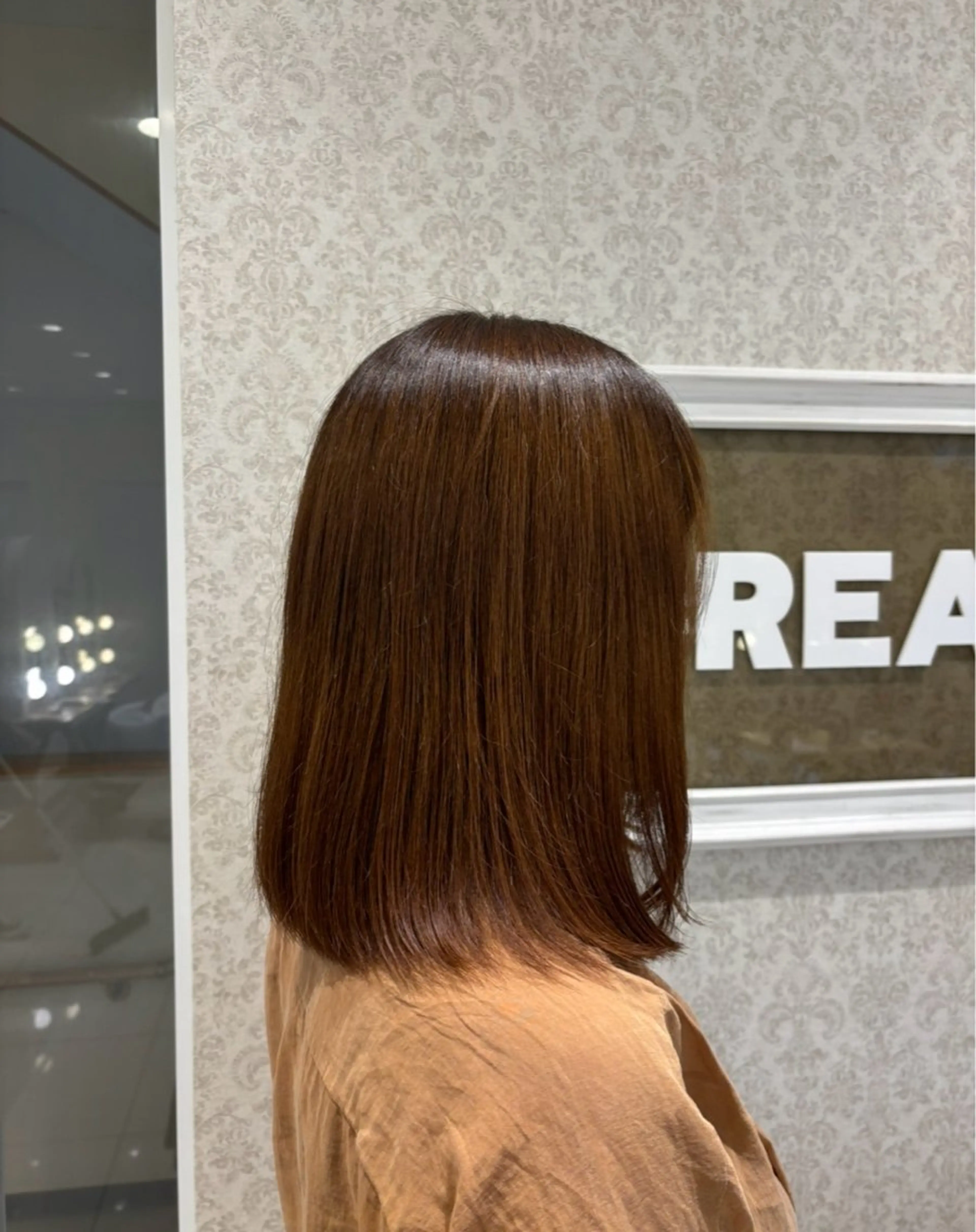 ミディアム ブリーチなしカラー/ 暖色カラー/艶カラーのヘアスタイル