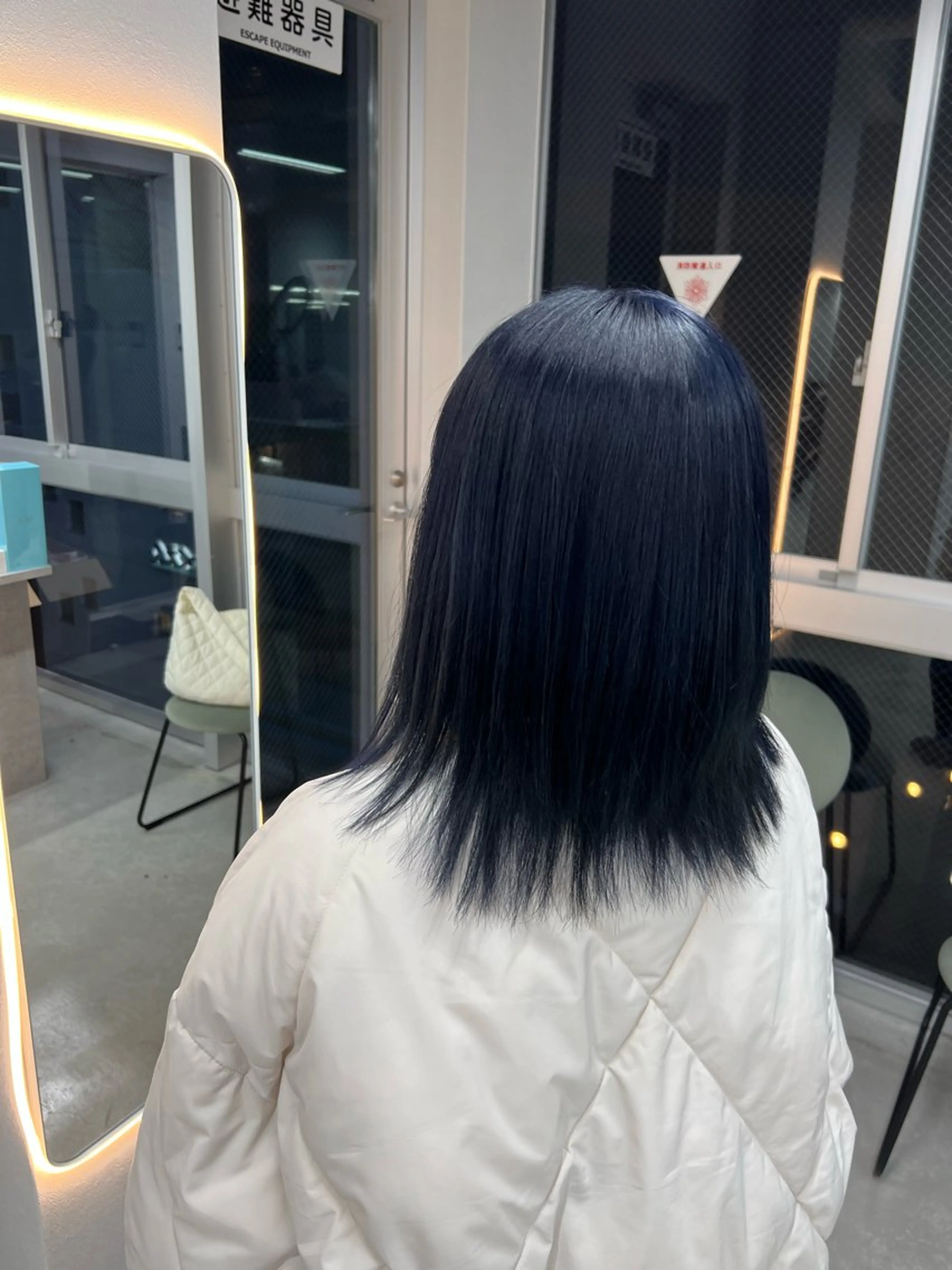 ミディアム maya レイヤーカットのヘアスタイル