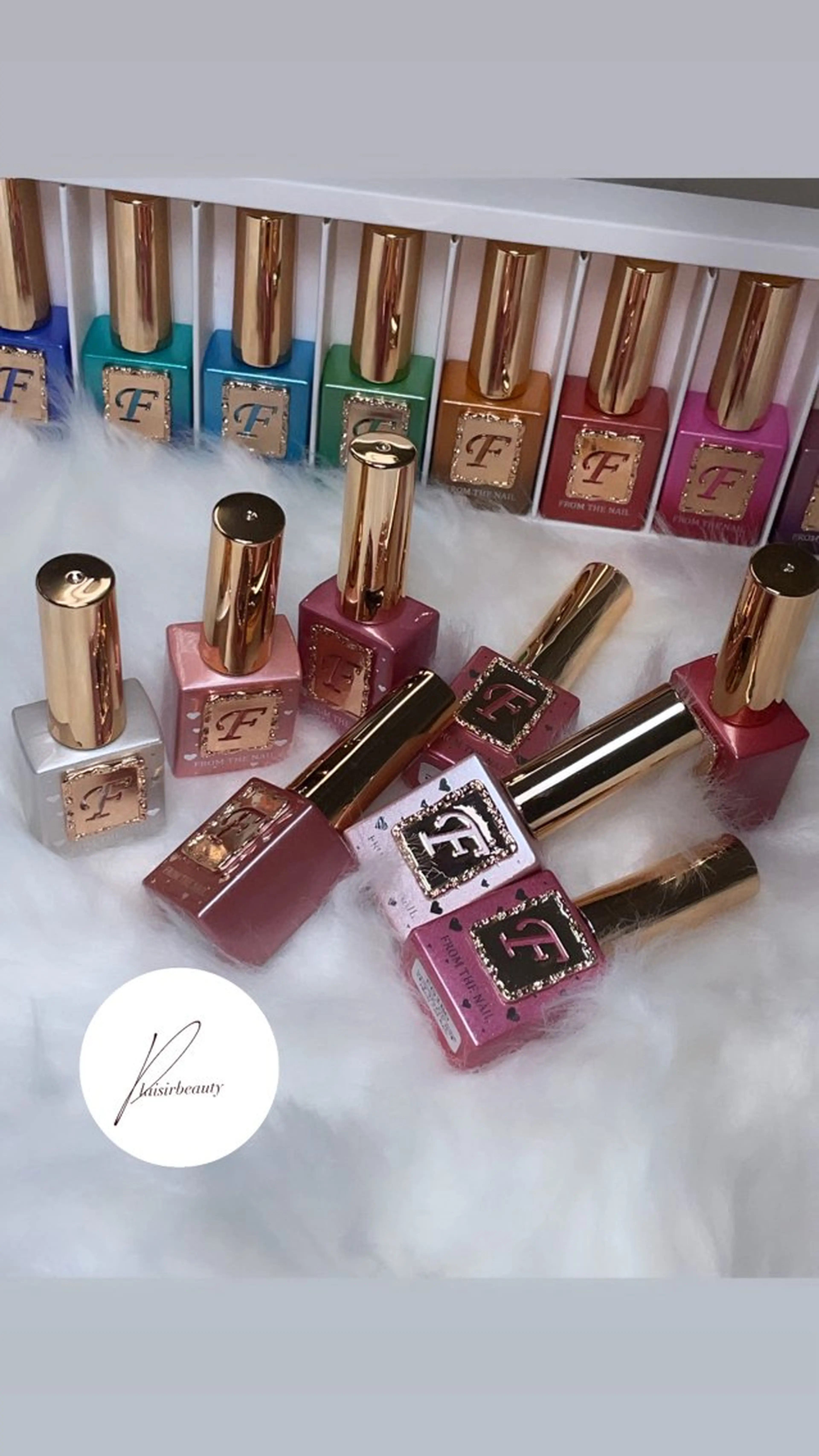 ネイル ジェルネイル キラキラネイル 韓国ネイル マグネットネイル シンプルネイル ハンドネイル ☃️Nobody_ Renのネイルデザイン