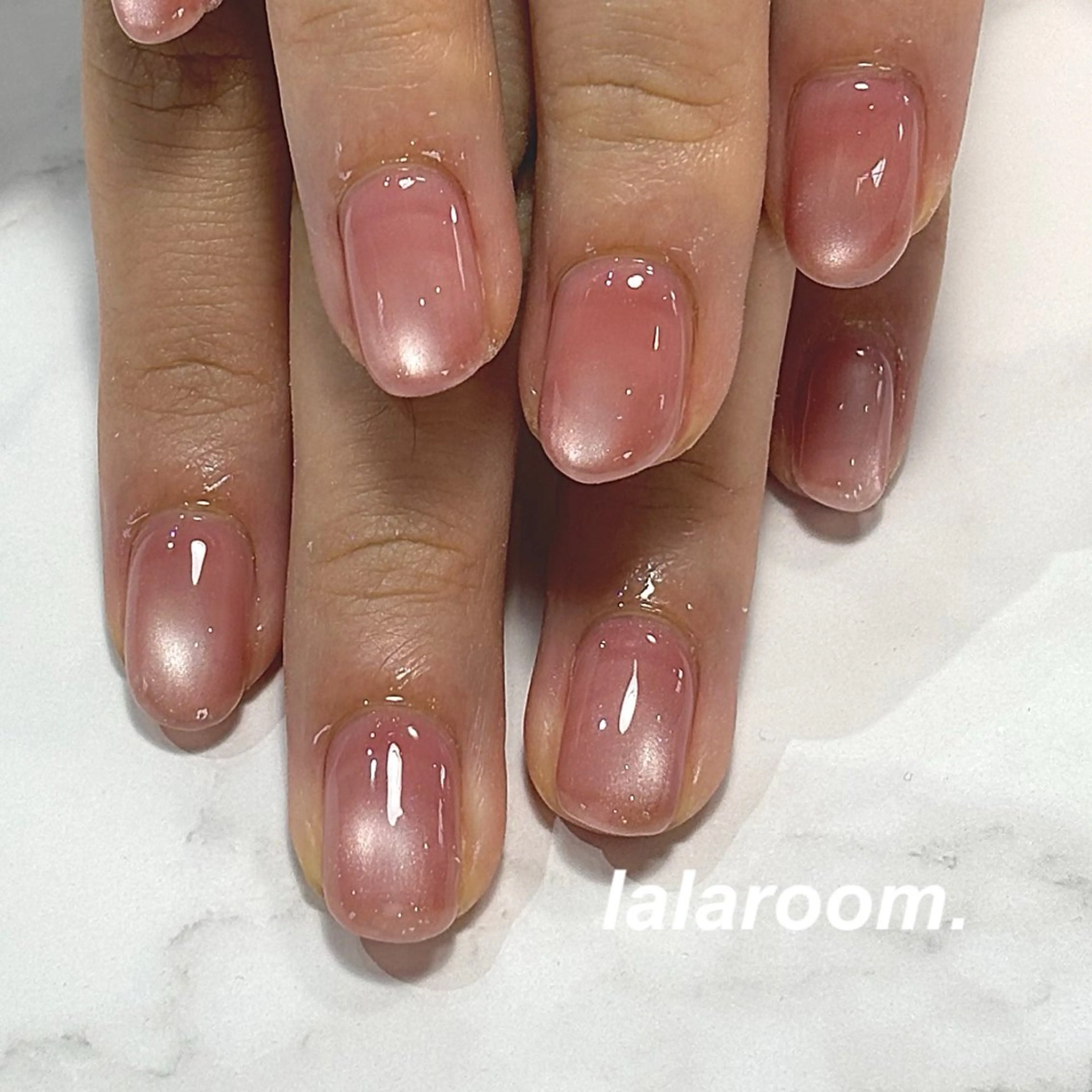 ネイル キラキラネイル マグネットネイル オフィスネイル ワンカラーネイル シンプルネイル ハンドネイル lalaroom. nailsalon航空公園店所属・lala room.のネイルデザイン