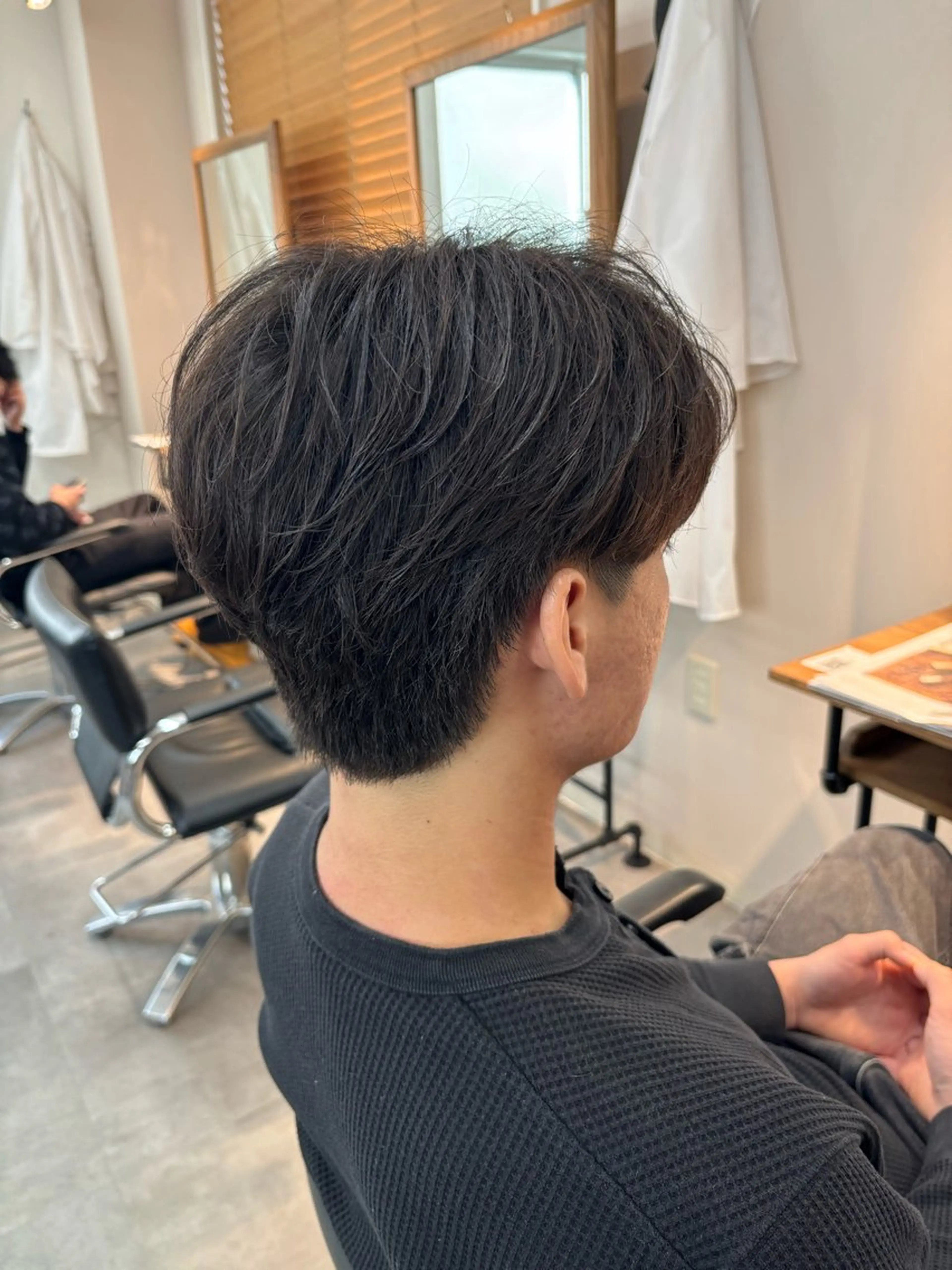 パーマ メンズ センターパート フェザーパーマ メンズパーマ カット パーマ フェザーパーマ/韓国 /メンズカット保立のヘアスタイル