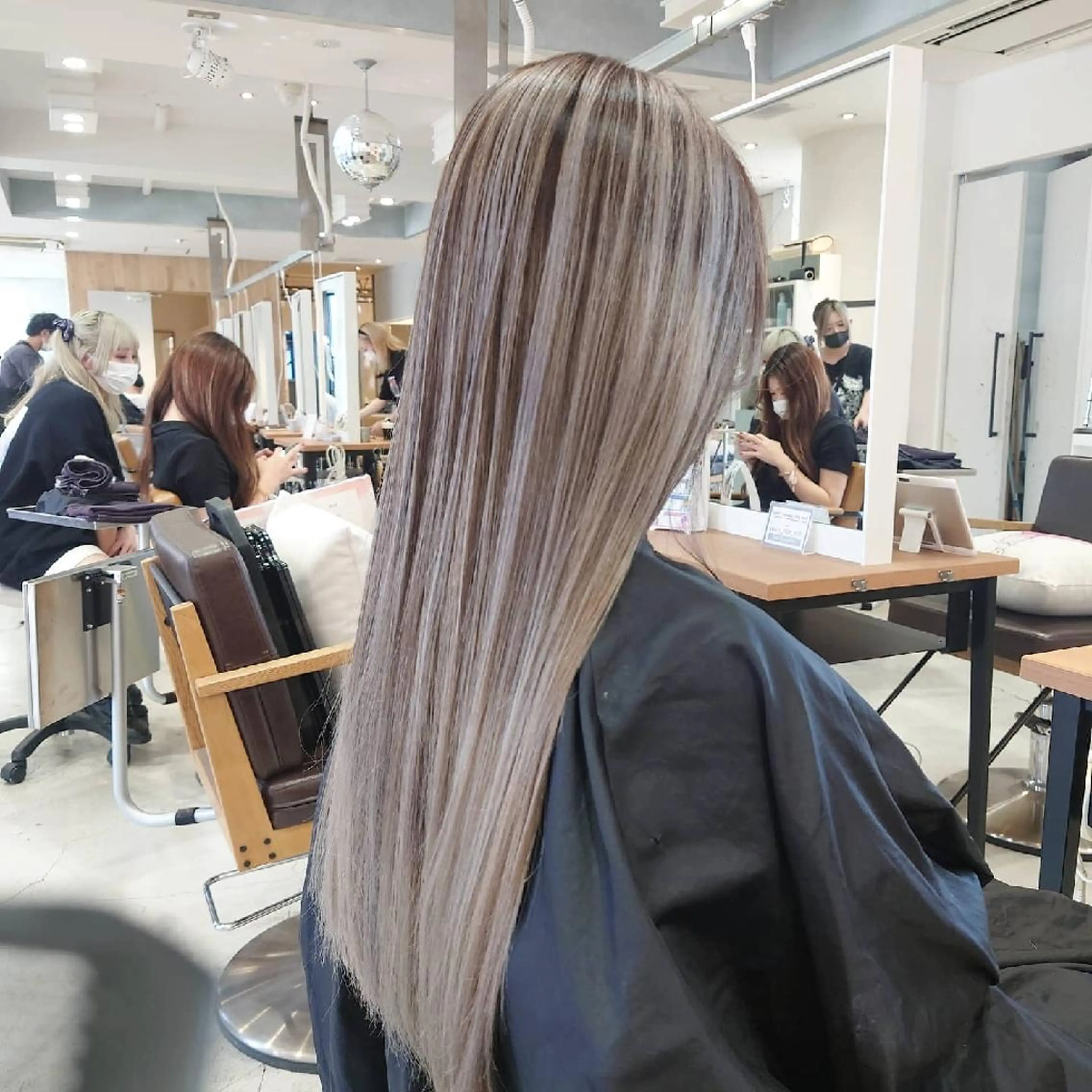 ロング カラー ヘアカラー トリートメント 艶髪✨ブリーチ職人 井手正康のヘアスタイル