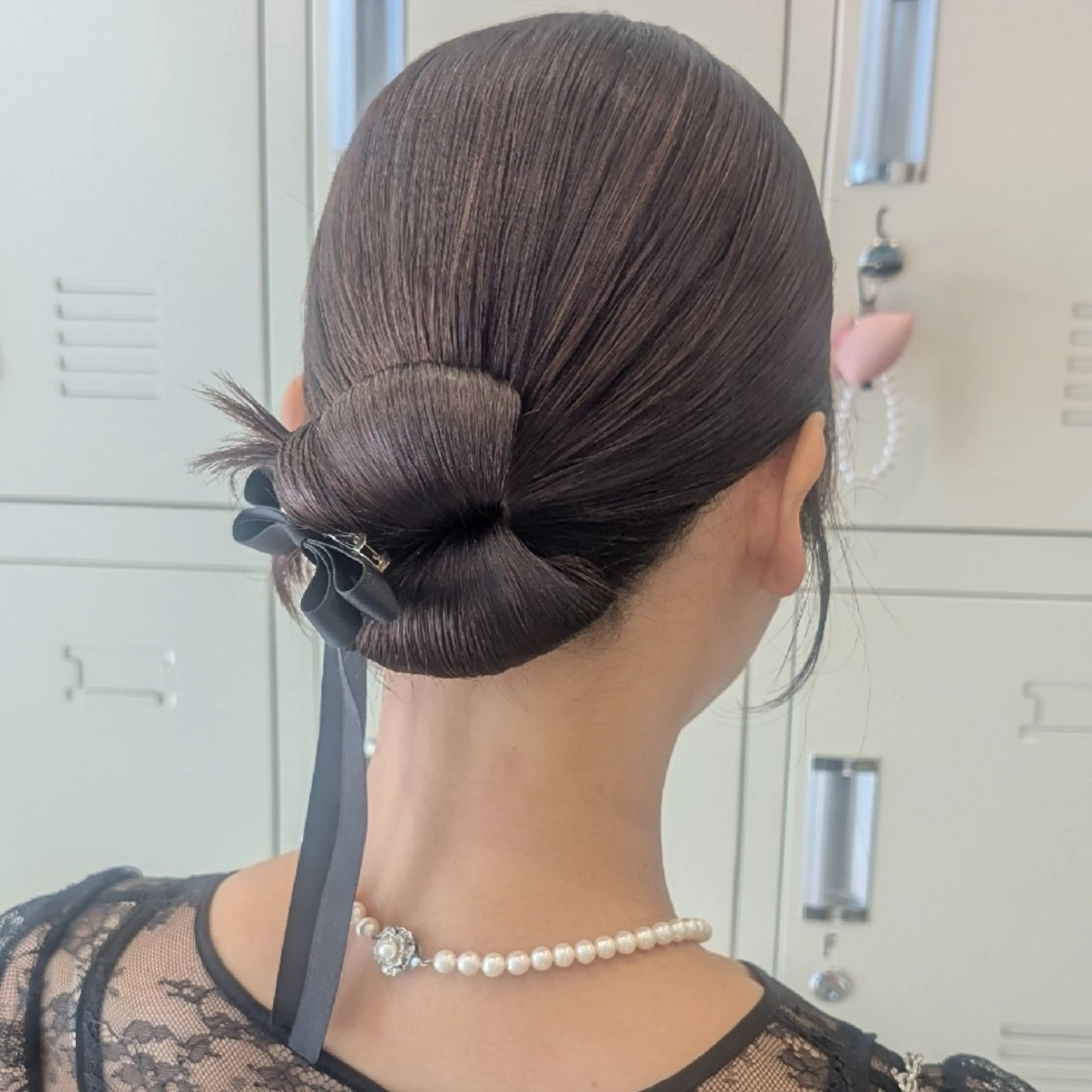 セミロング ヘアアレンジ 彩桜/艶カラー/小顔 に見せるカット✂のヘアスタイル