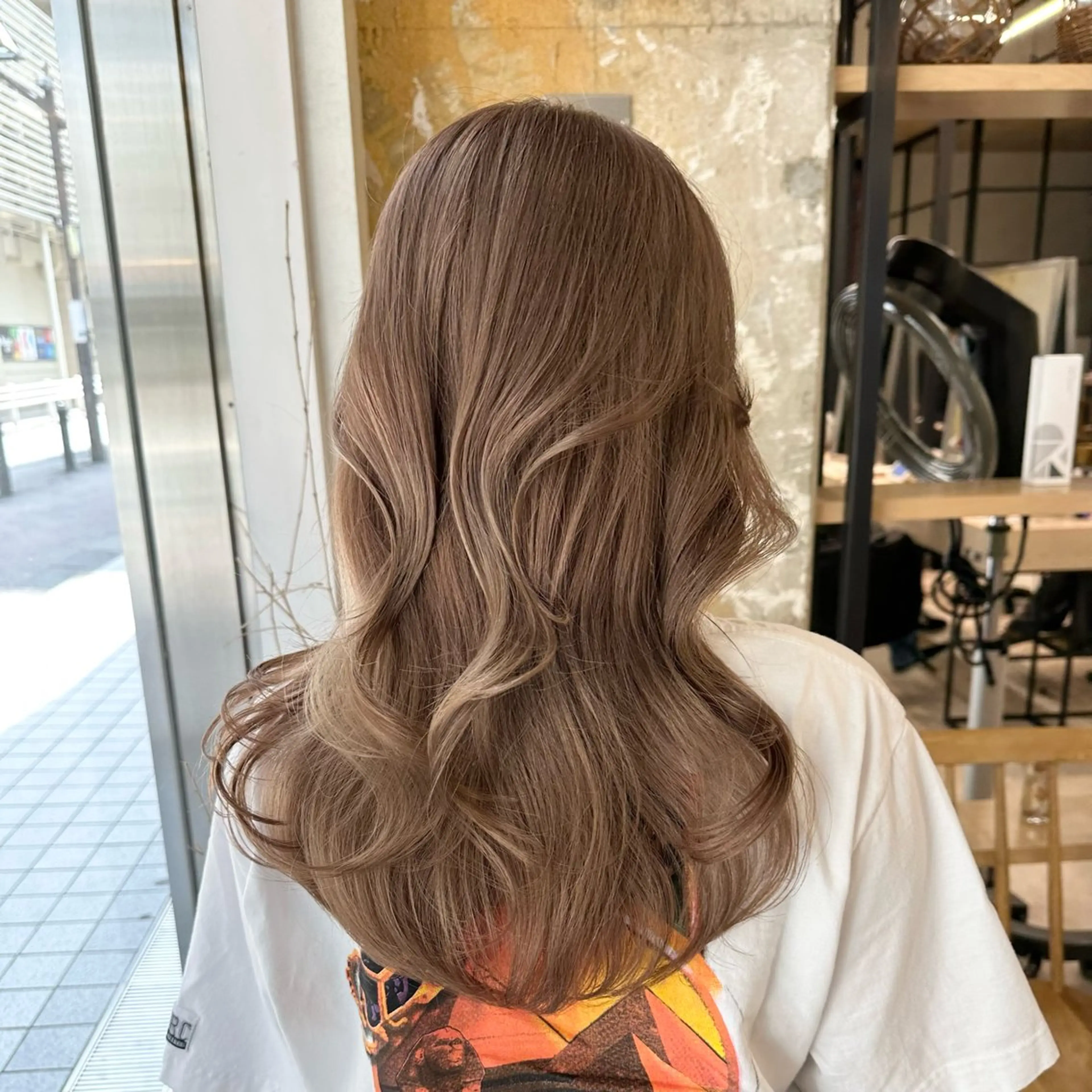 ブリーチ無し❌ 【 ダメージ軽減 】透明感UP⤴️ ダブルイルミナ艶カラー✨の写真