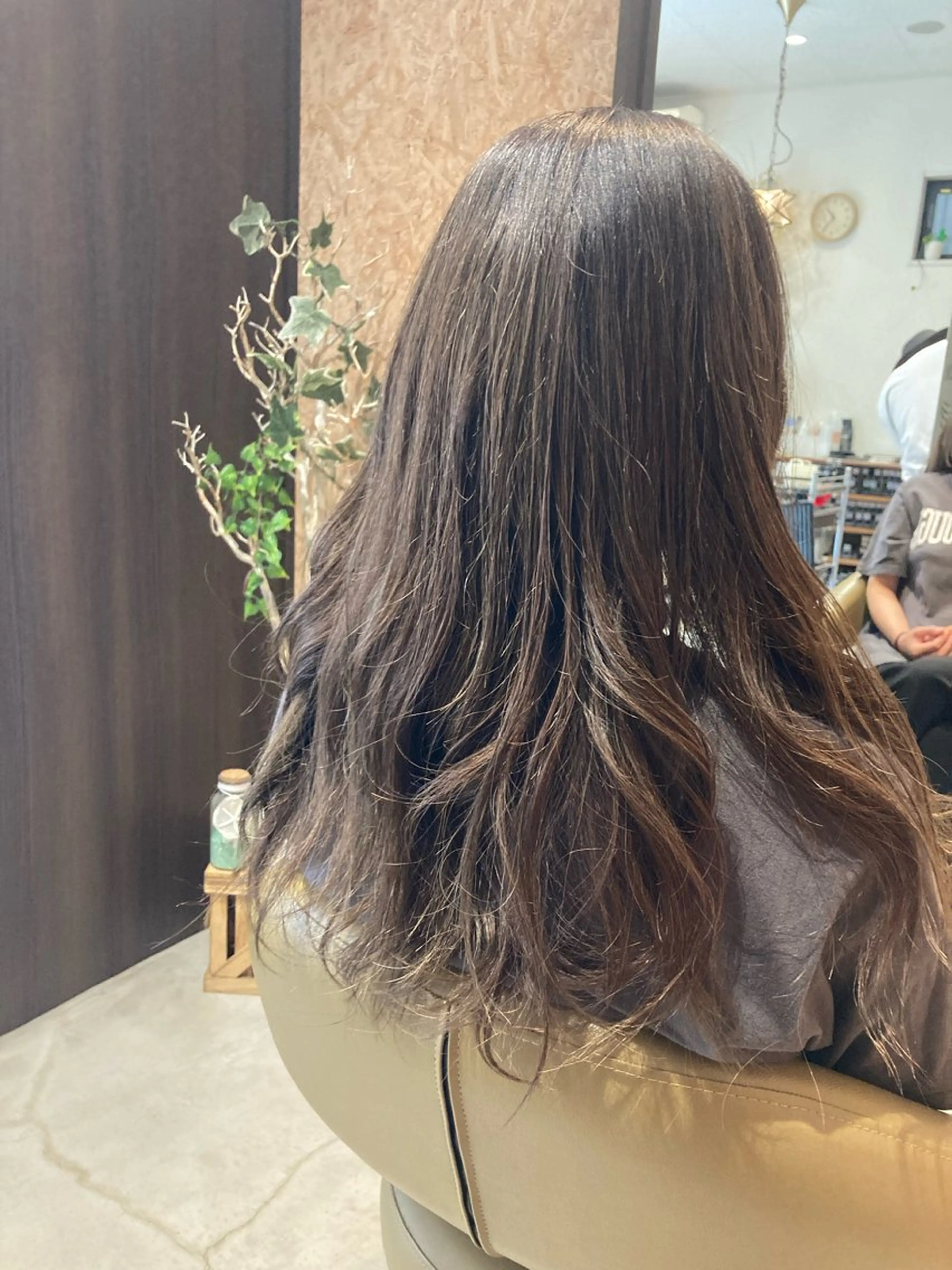 ロング ヘアカラー 折本 沙織のヘアスタイル