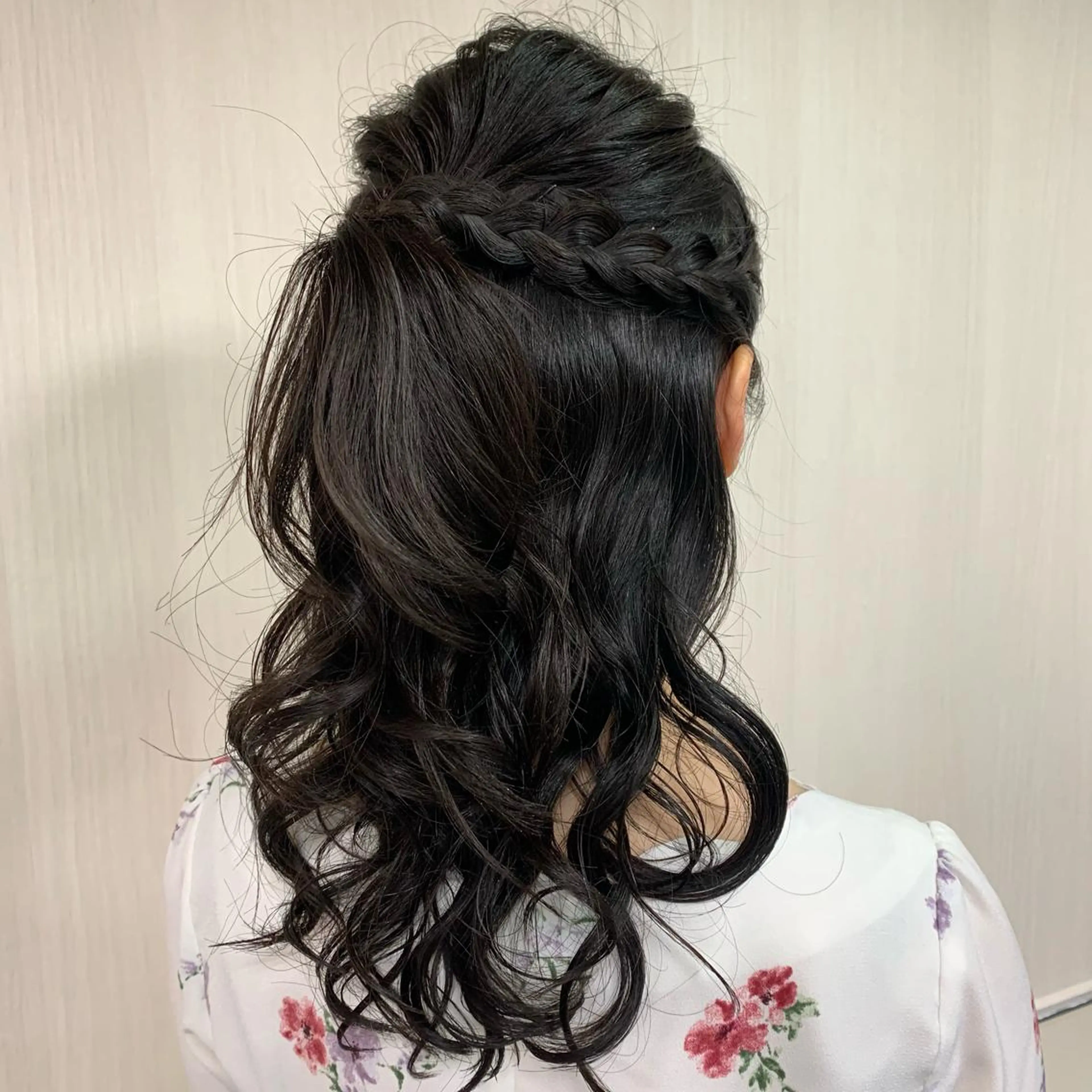 セミロング ウスイマイコ カット/ケアカラーのヘアスタイル