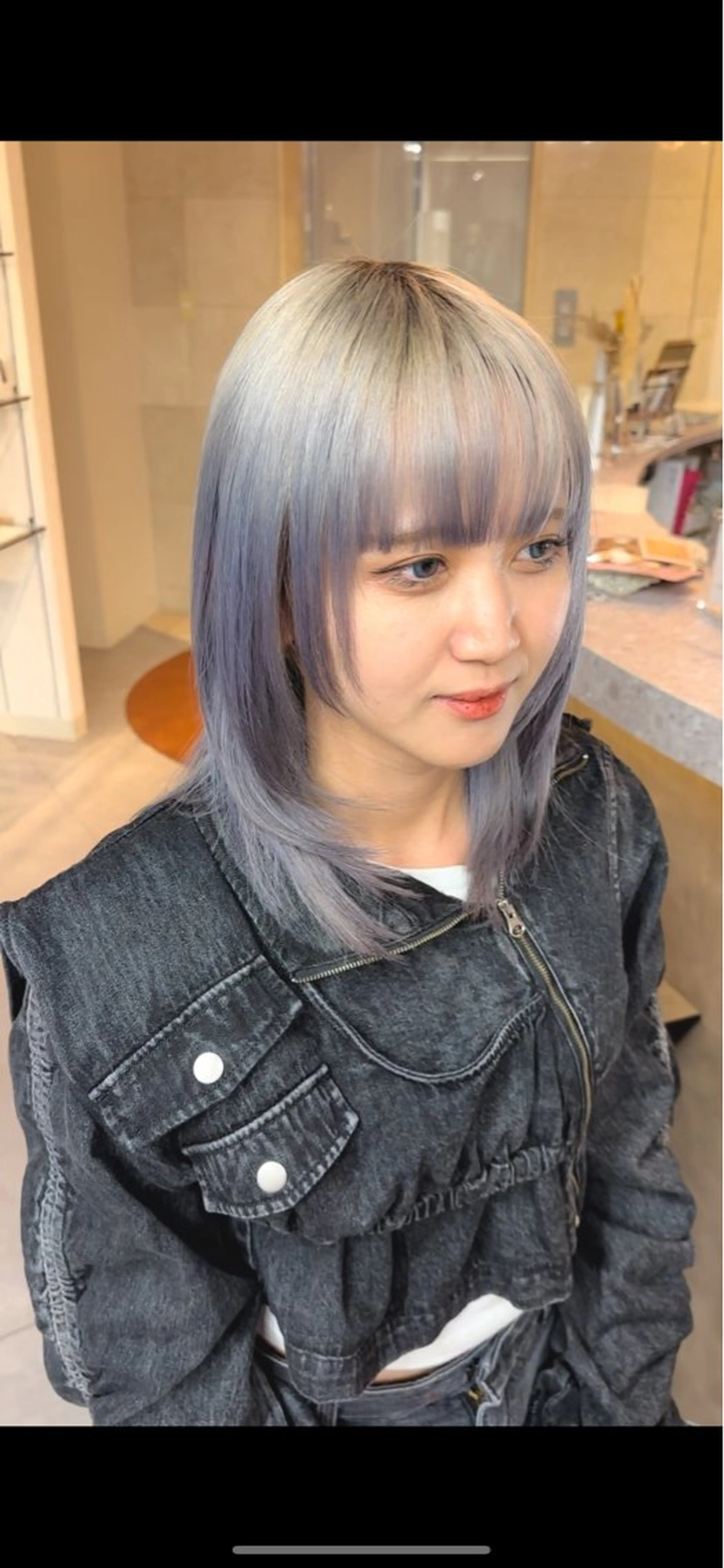 ミディアム カラー ウルフとハイトーン みっちー✂️のヘアスタイル