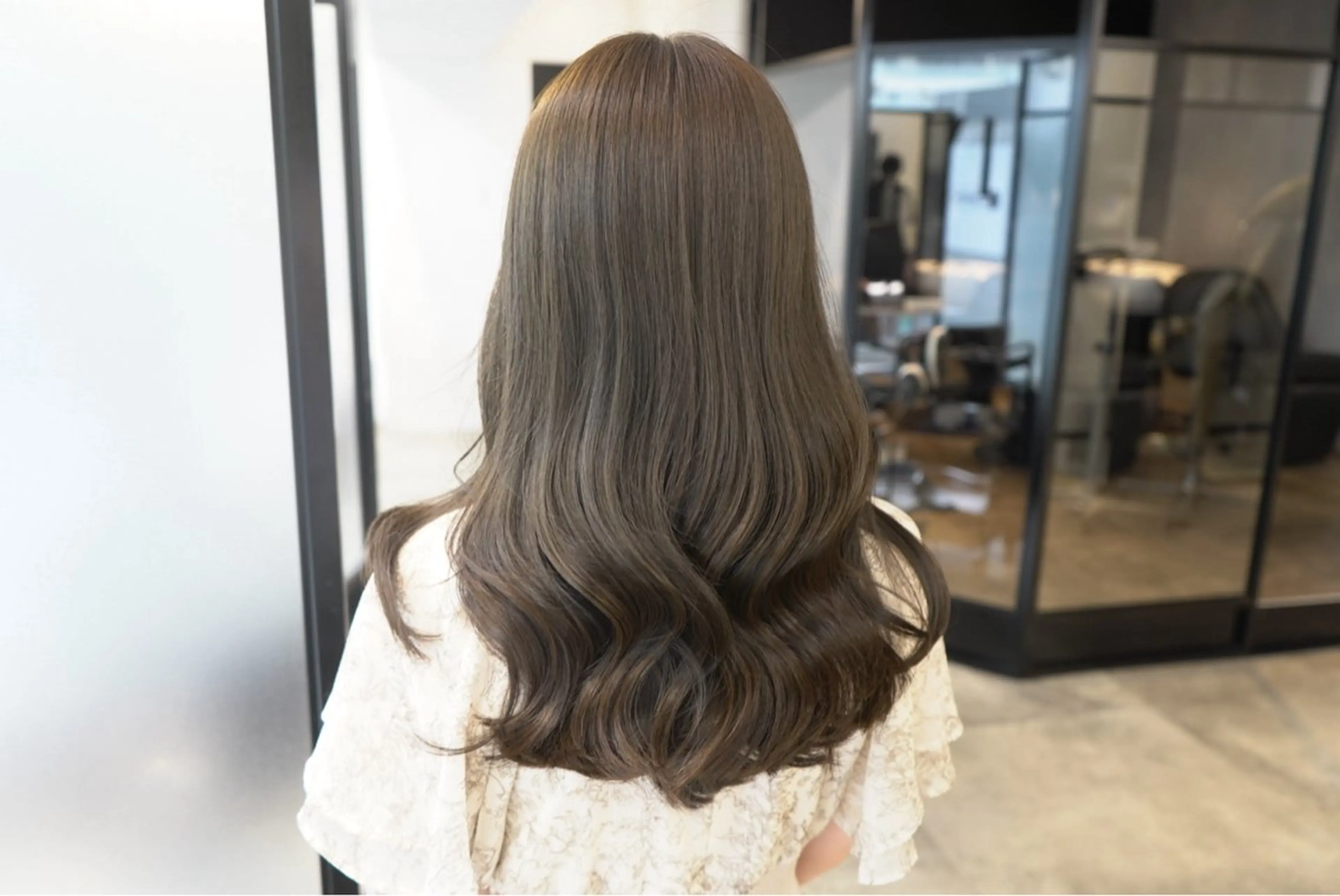 ロング カラー ブリーチ グレージュ ブリーチなしカラー オリーブグレージュ オリーブグレー カット ヘアカラー シェアサロン　salowin所属・✨ブリーチなし透明感 カラー🥇ユースケのヘアスタイル