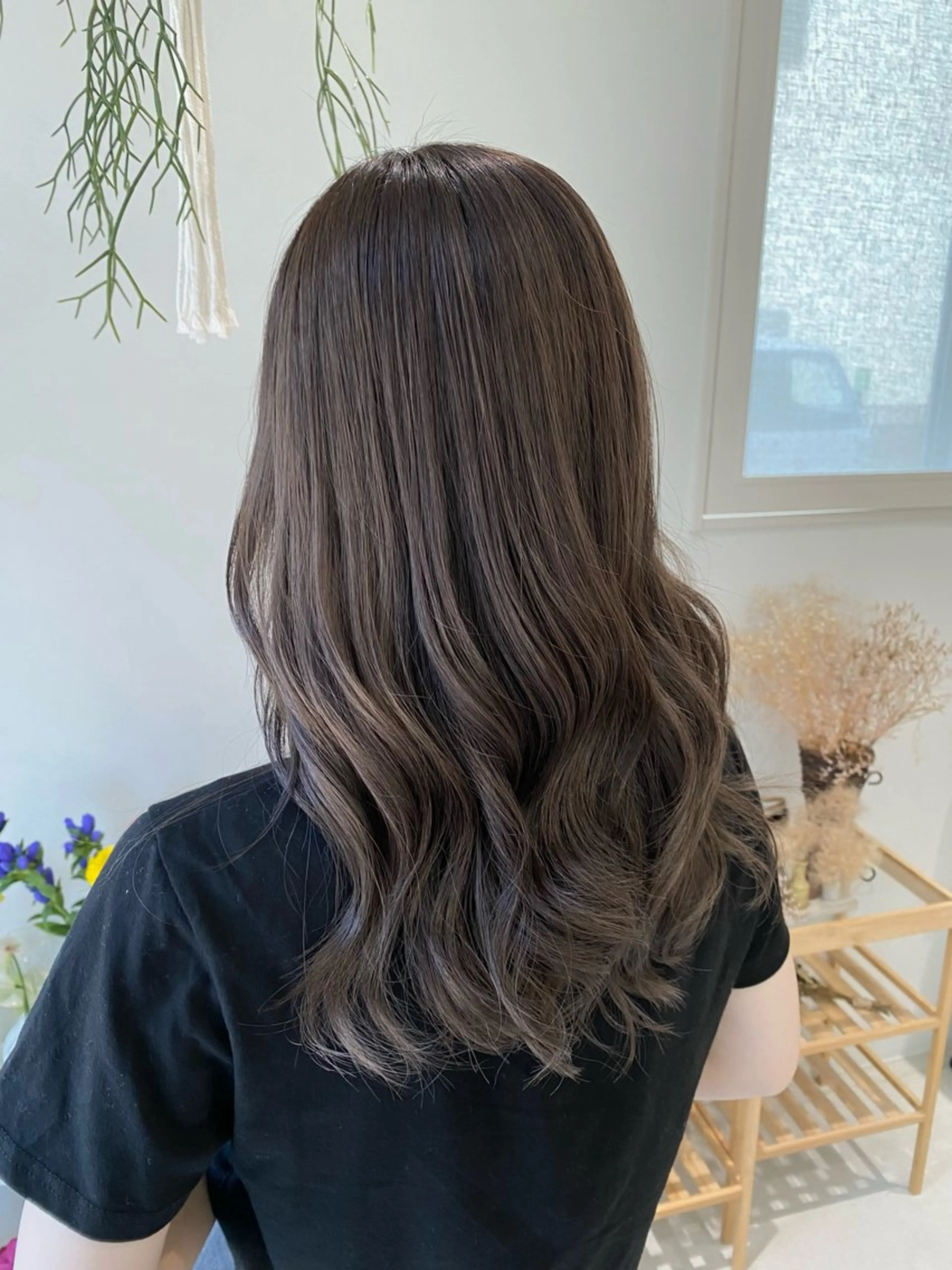 セミロング ミストバング 韓国風ヘア 🪻花屋併設🪻秀島 有紀のヘアスタイル