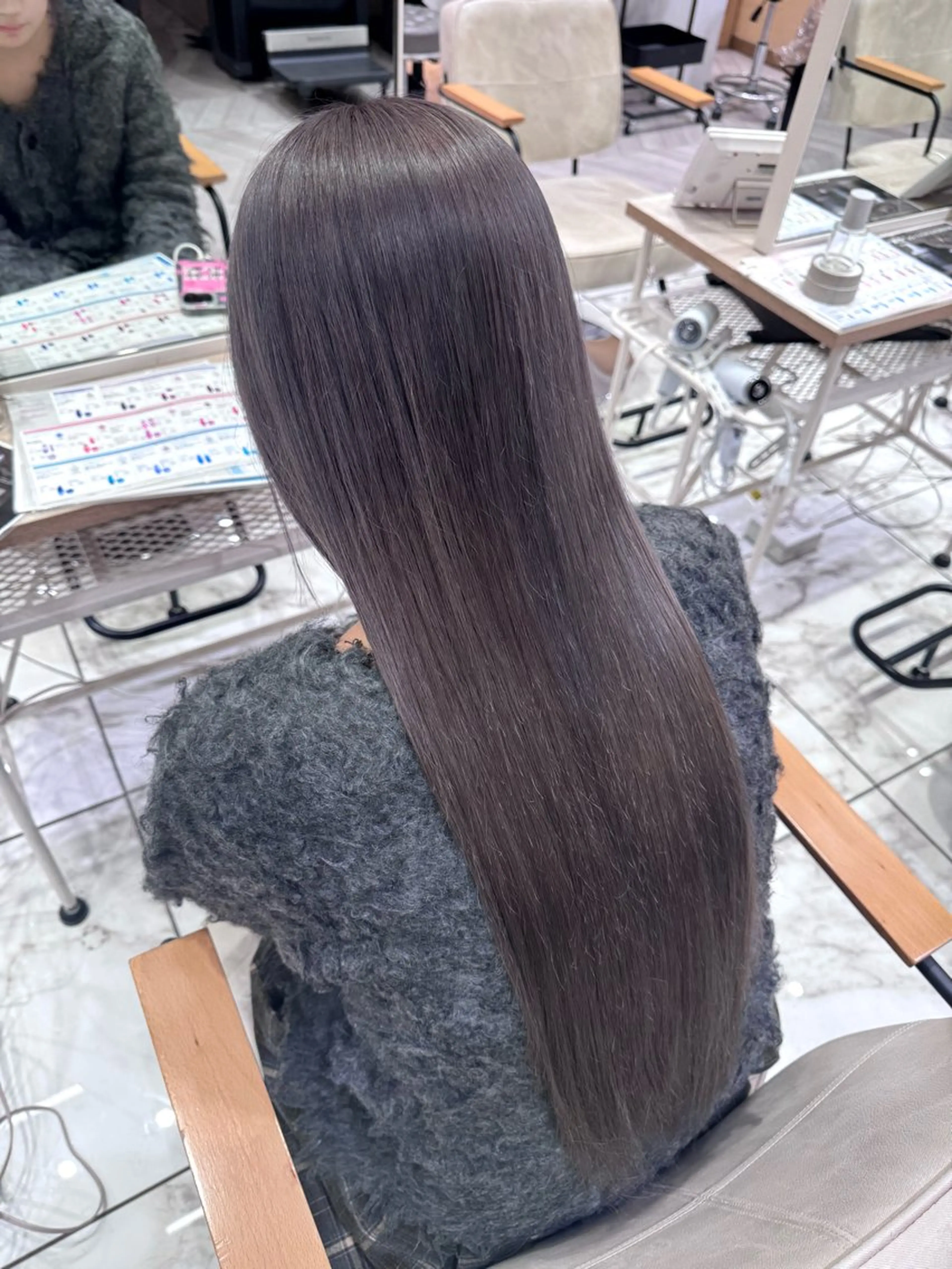 ロング カラー ヘアカラー 学生人気no.1 🦋ナツミのヘアスタイル