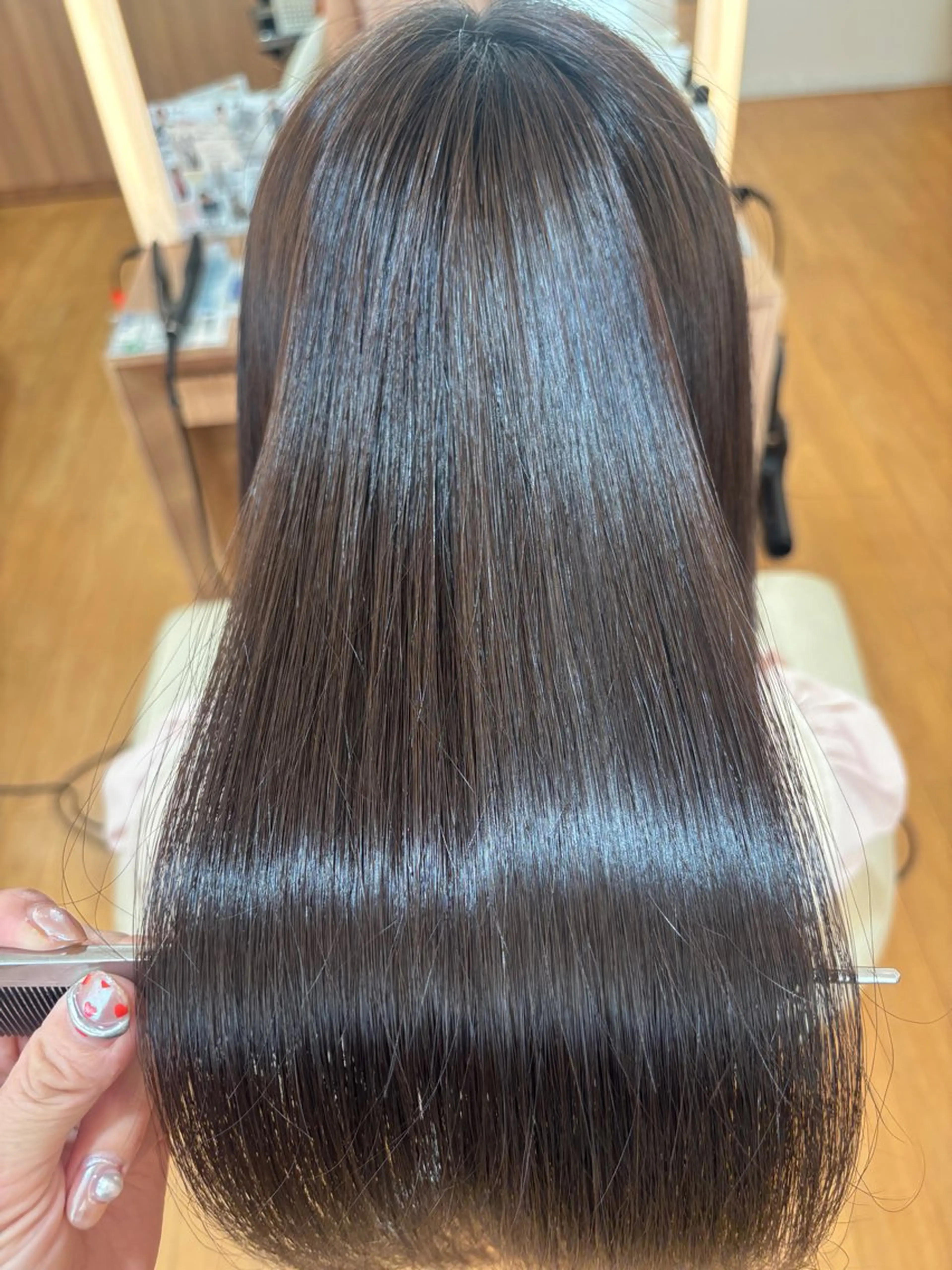 セミロング 髪質改善カラー 清利あやなのヘアスタイル