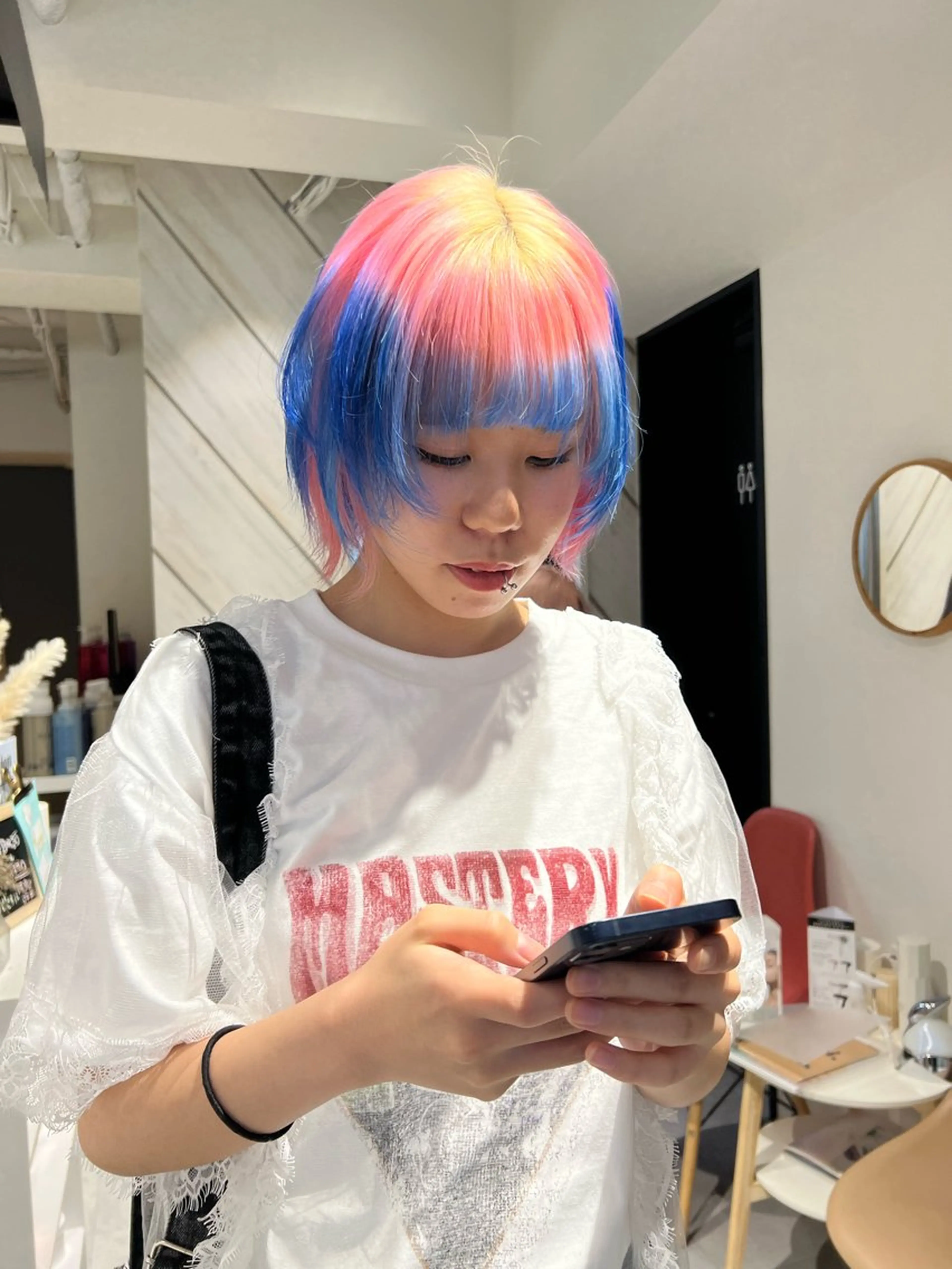 ミディアム デザイン🥇複雑履歴 ハイトーン特化のヘアスタイル