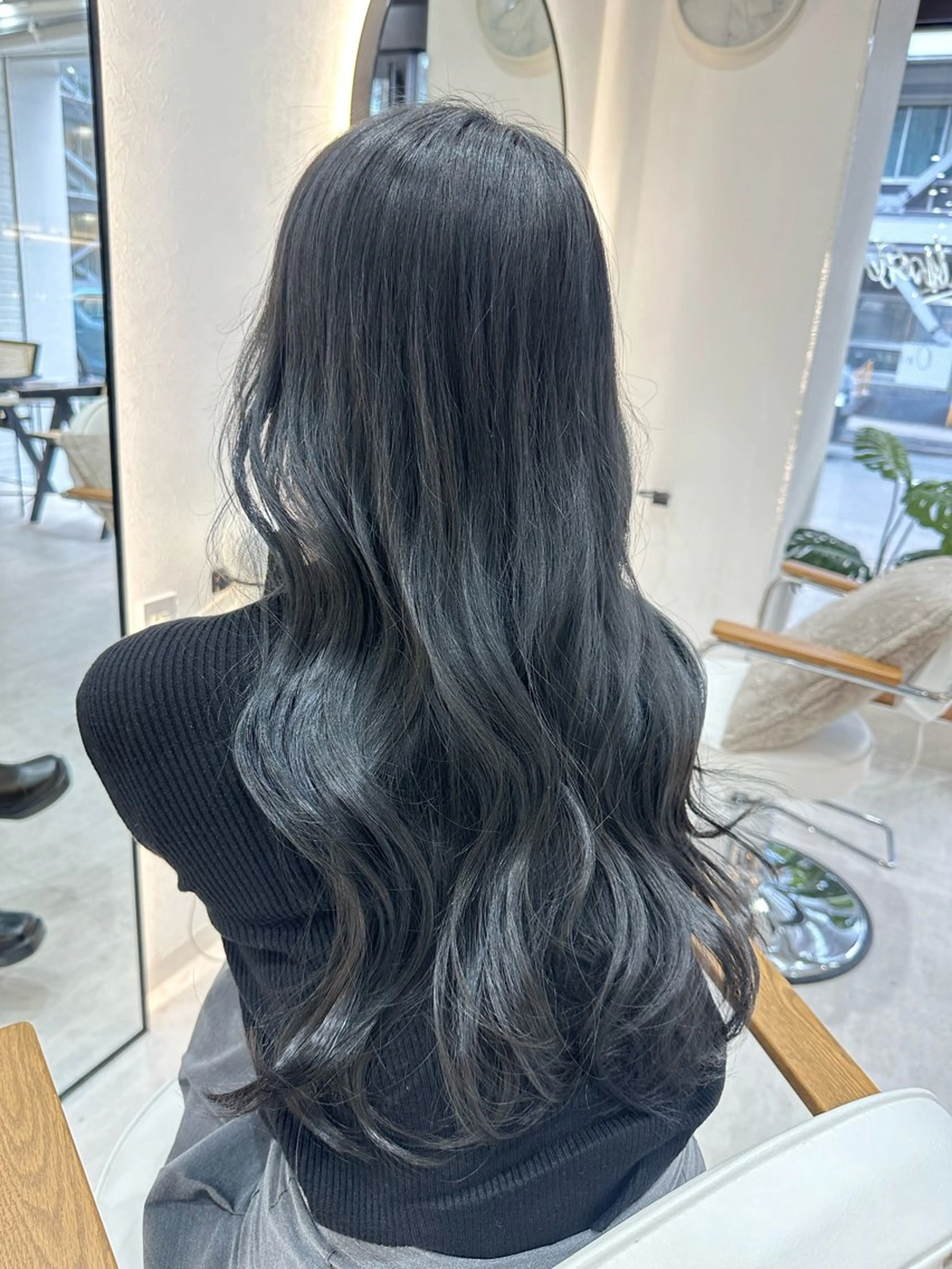 ロング カラー アディクシーカラー ブリーチ ケアブリーチ デザインカラー ダブルカラー 韓国ヘア顔周りカット 艶髪ベージュtamaのヘアスタイル