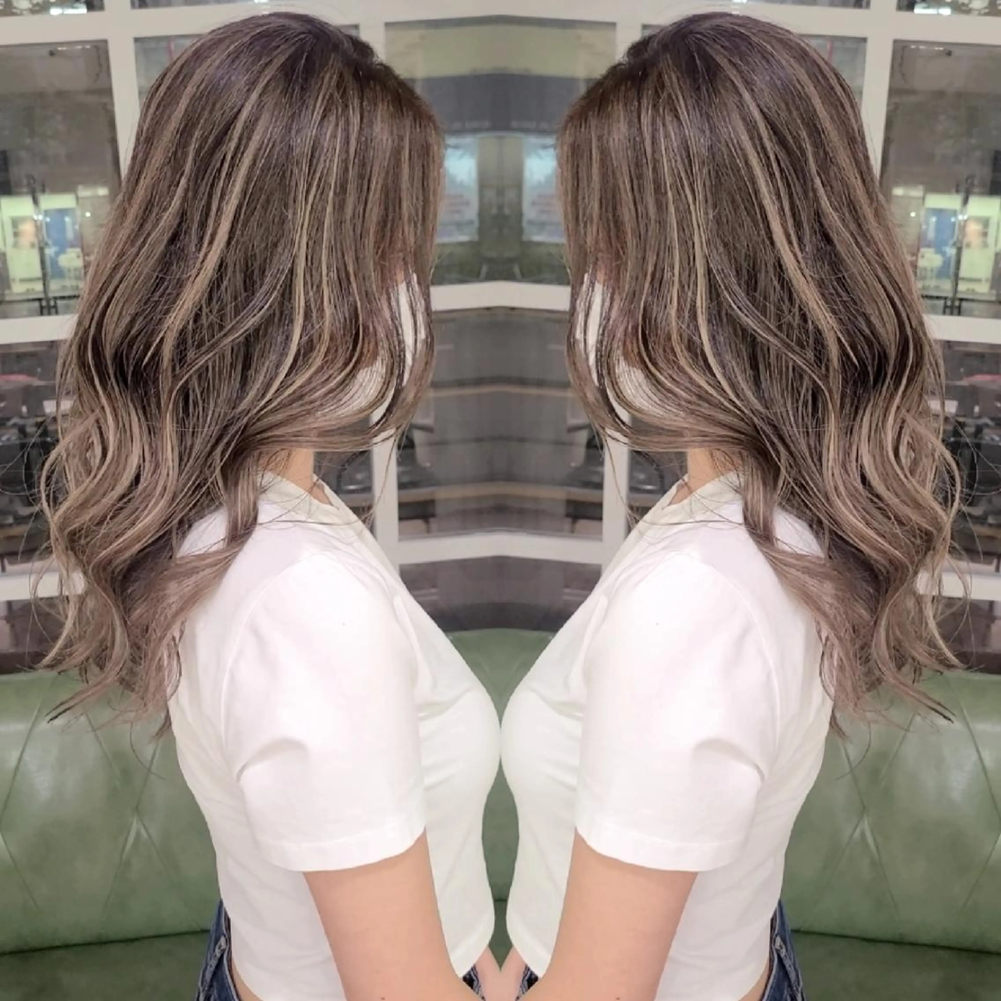 ロング カラー アッシュ アッシュグレー バレイヤージュ ベージュカラー ブリーチ ヘアカラー cherie所属・バレイヤージュ/ ハイライト/大内格のヘアスタイル