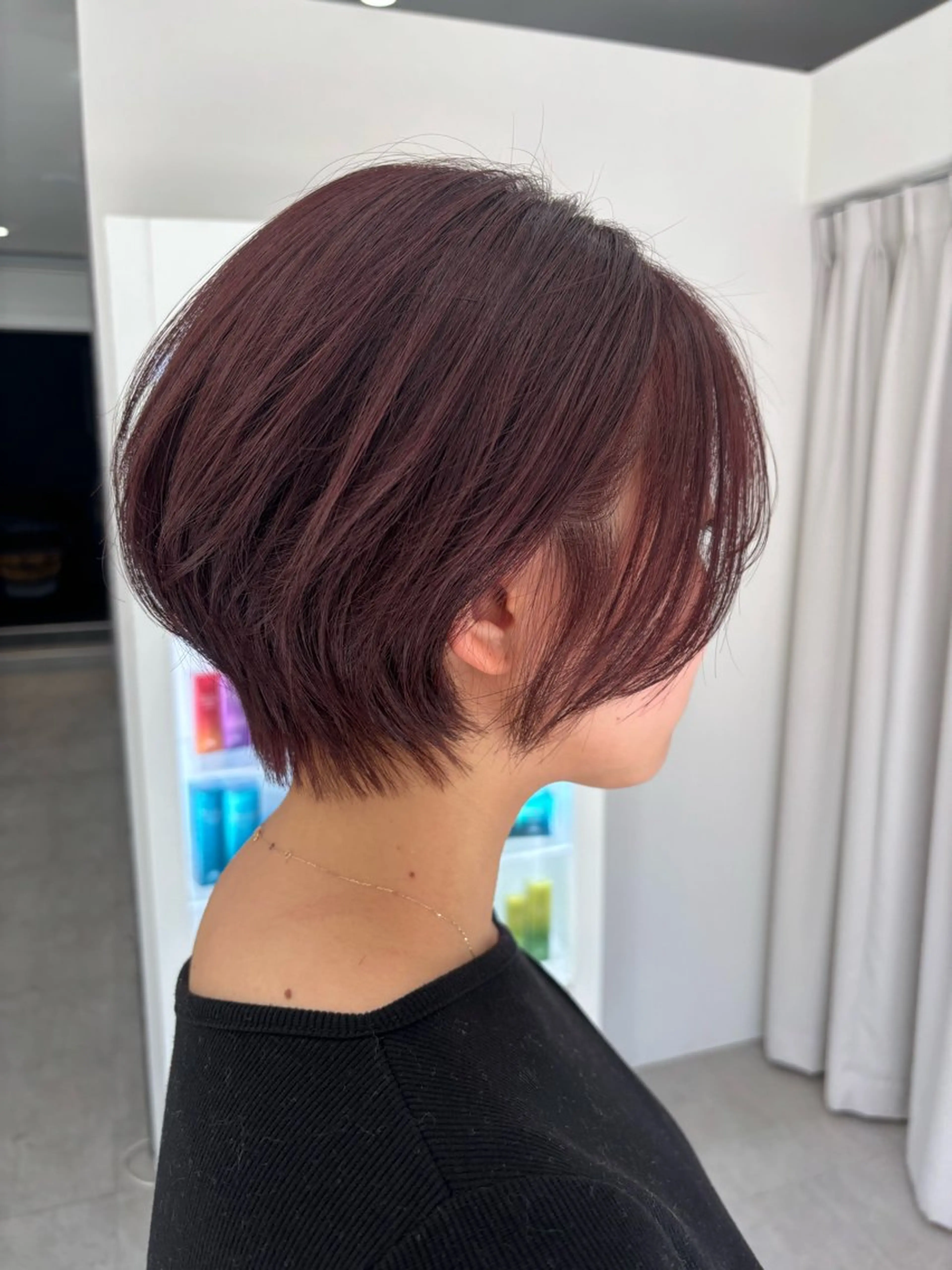 ショート ショートボブ ボブ ショートヘア カット ヘアカラー 新村 華奈絵のヘアスタイル