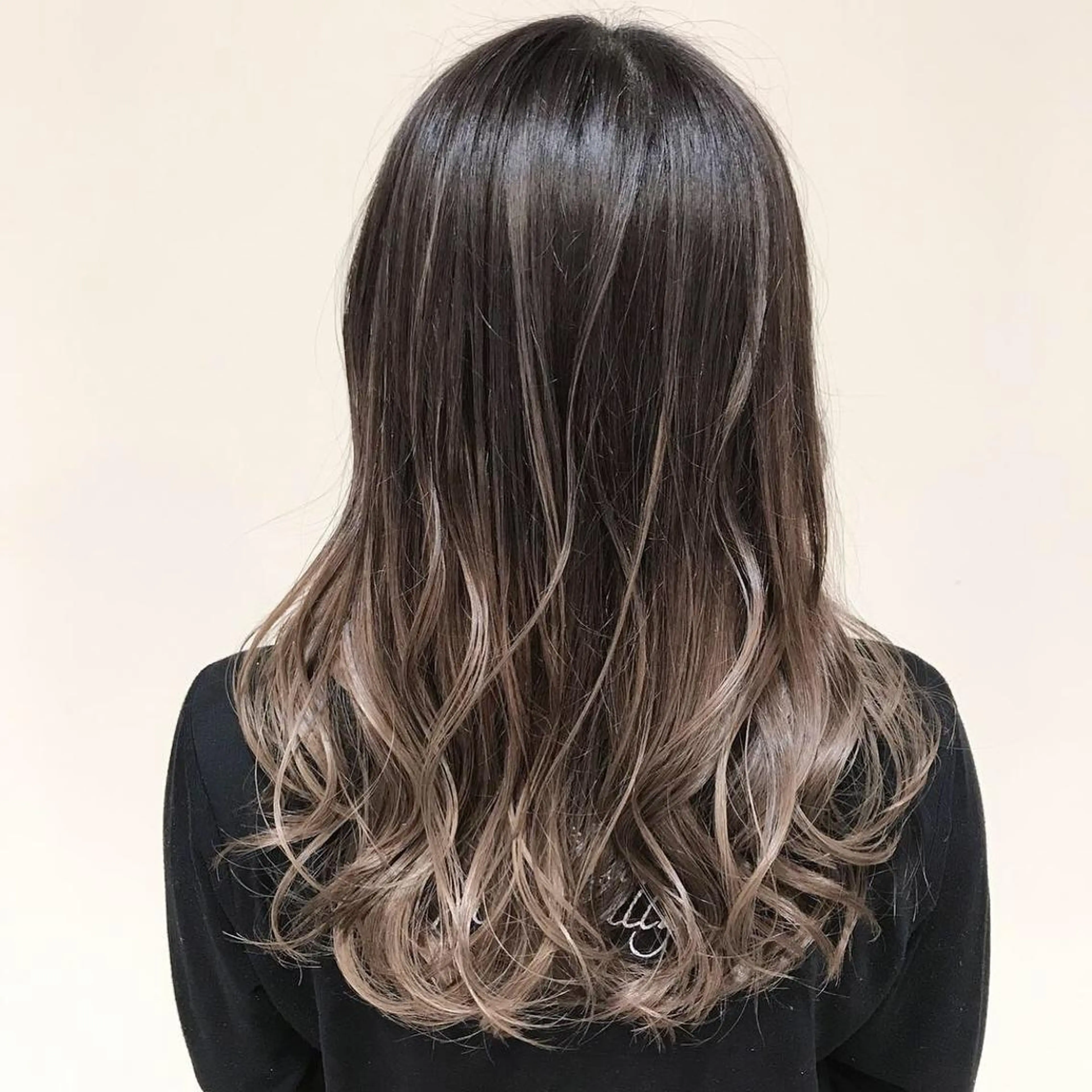 ミディアム カラー AMI Hair  supply所属・髪質改善カラー 韓国風レイヤーのヘアスタイル