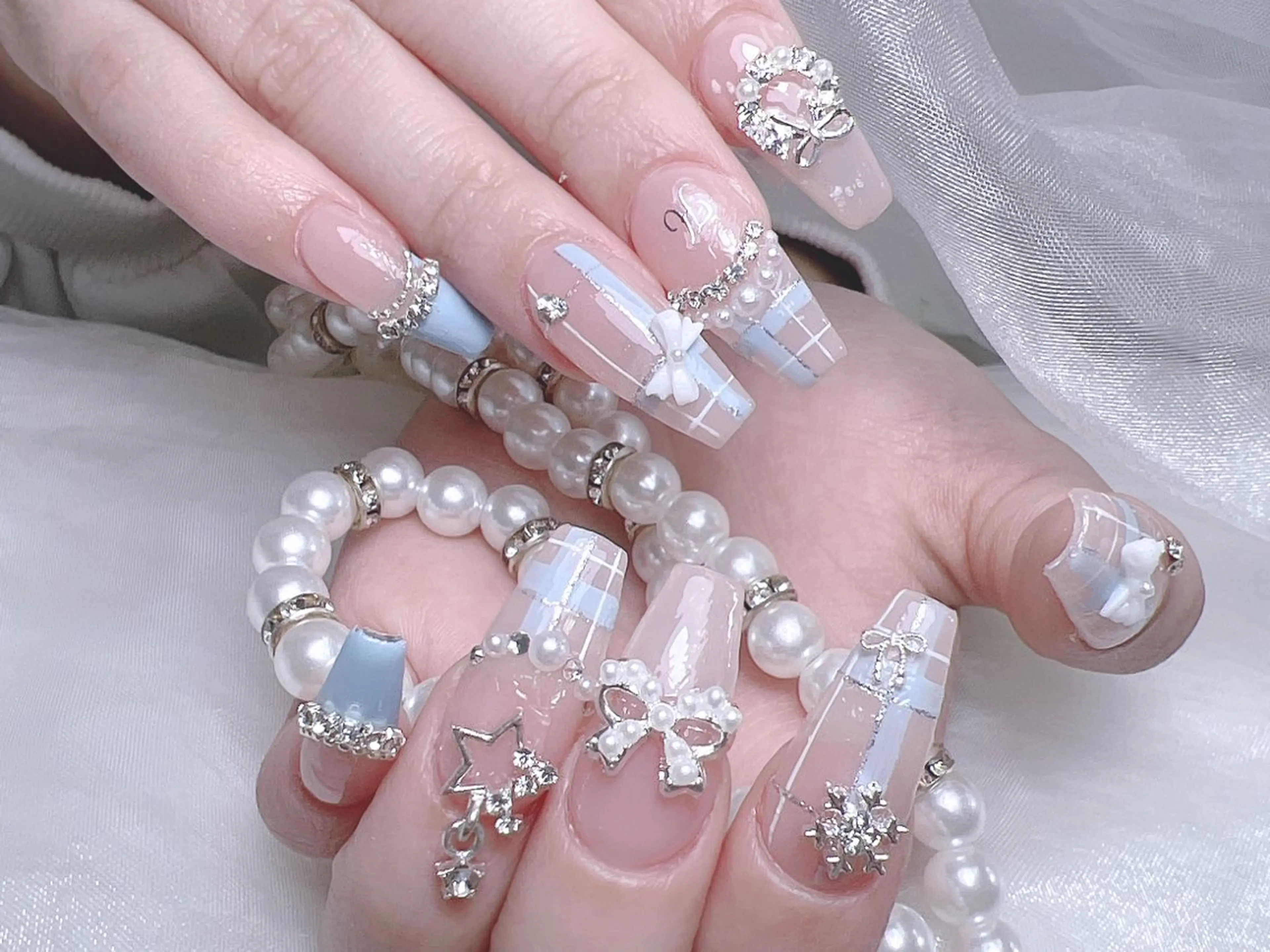 ネイル 成人式 ジェルネイル ロングネイル マグネットネイル ミディアムネイル ハンドネイル MoMoA Nail ネイル長さ出し専門店のネイルデザイン