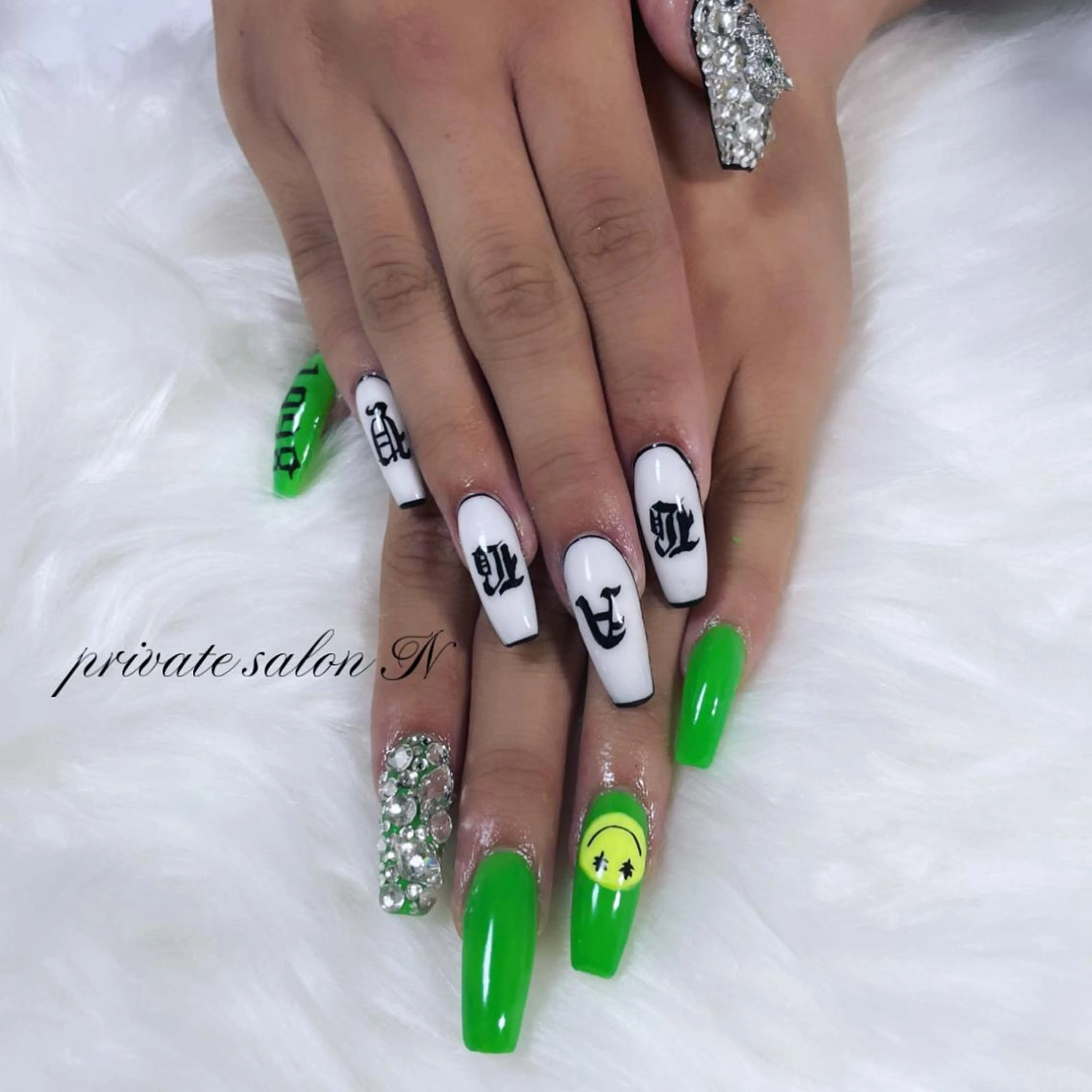 ネイル BINERVA所属・BINERVA nail salonのネイルデザイン