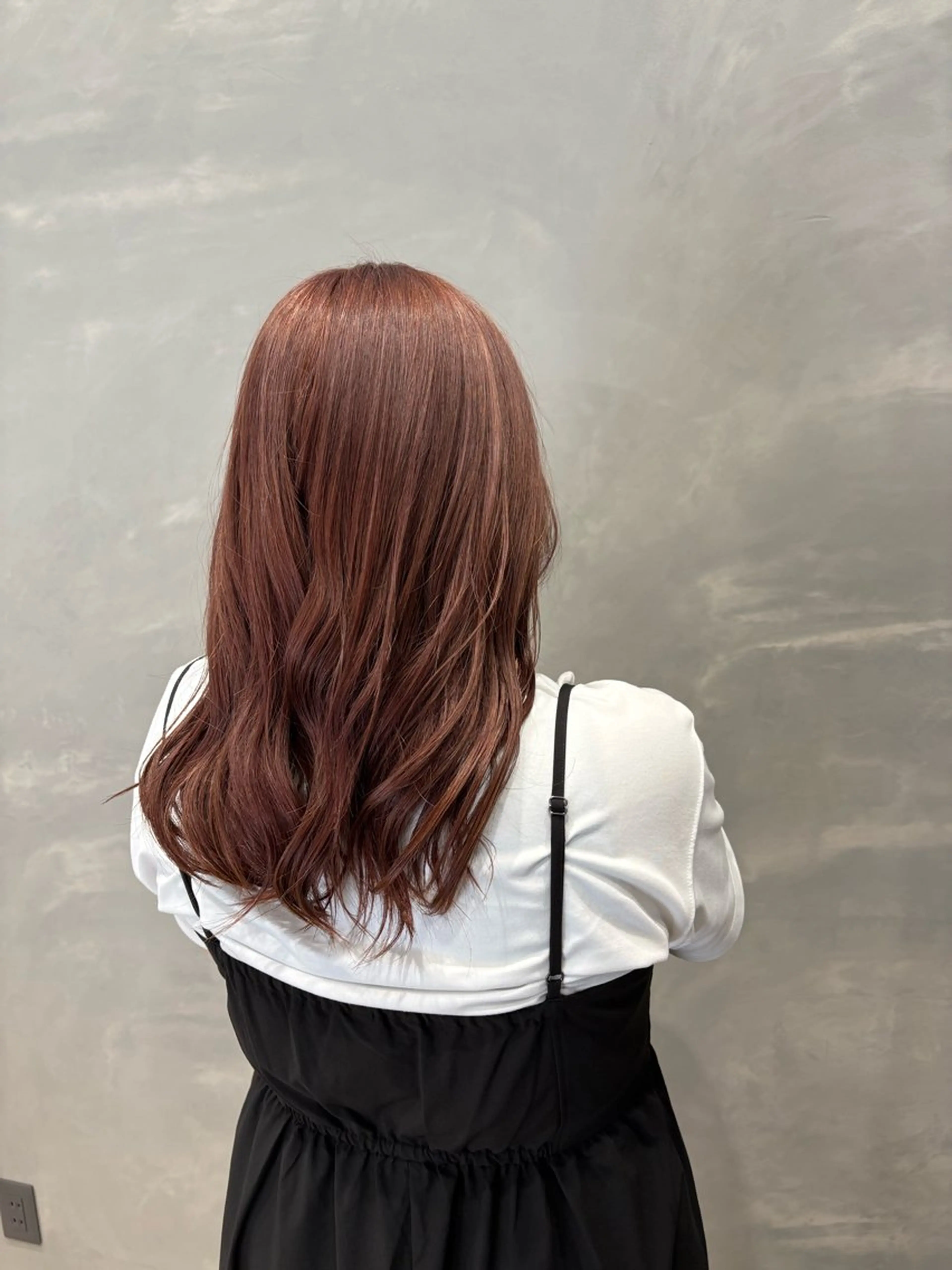 セミロング カラー ブリーチ ブラウンカラー ピンクカラー ピンクブラウン number大分/ 磯部栞里のヘアスタイル