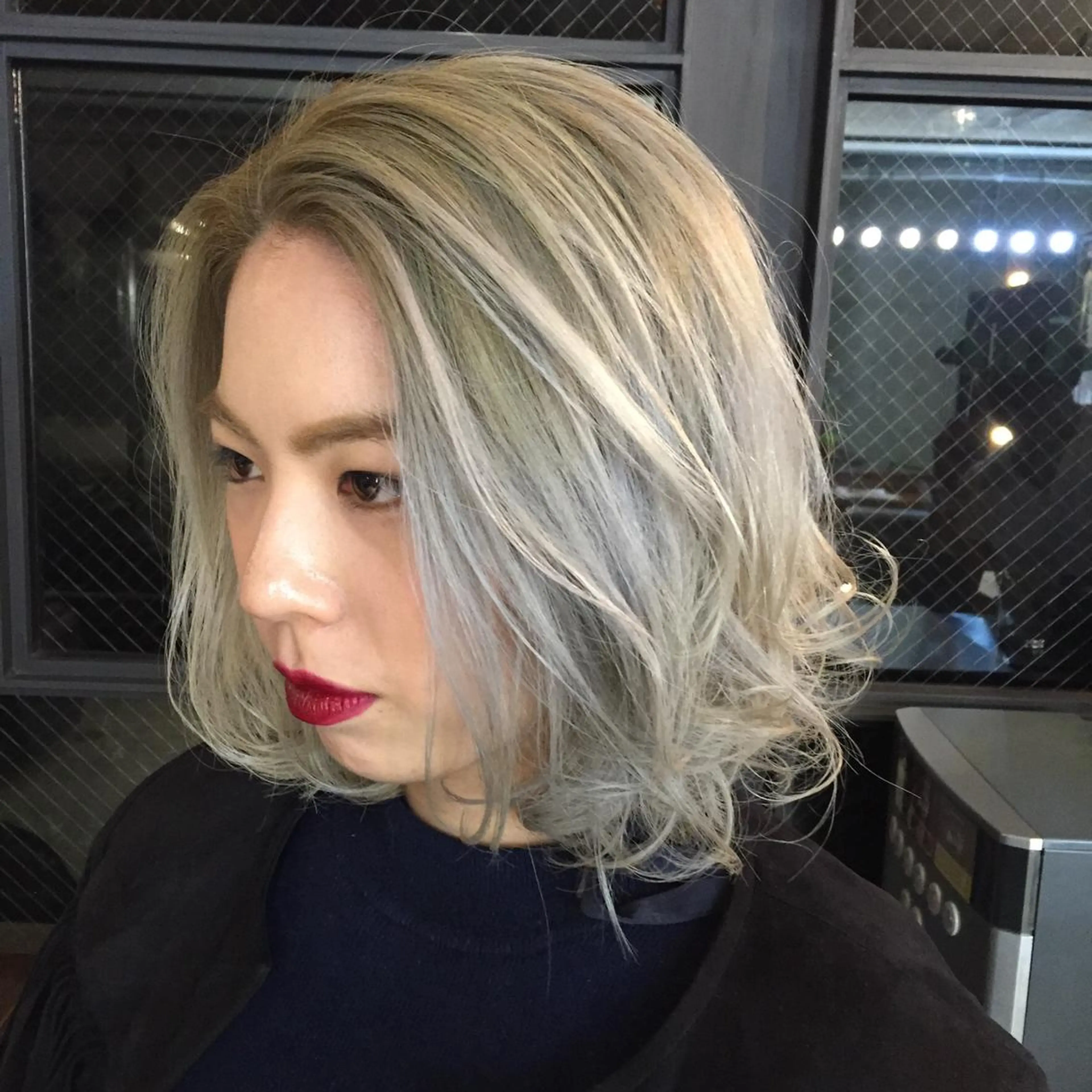 ショート カラー パーマ ヘアアレンジ メンズ キッズ ネイル マツエク・マツパ メンズハイトーン ベージュカラー ハイトーンカラー ホワイトベージュ ホワイト カット ヘアカラー トリートメント 韓国風×透明感カラー 髪質改善オタベシンヤのヘアスタイル