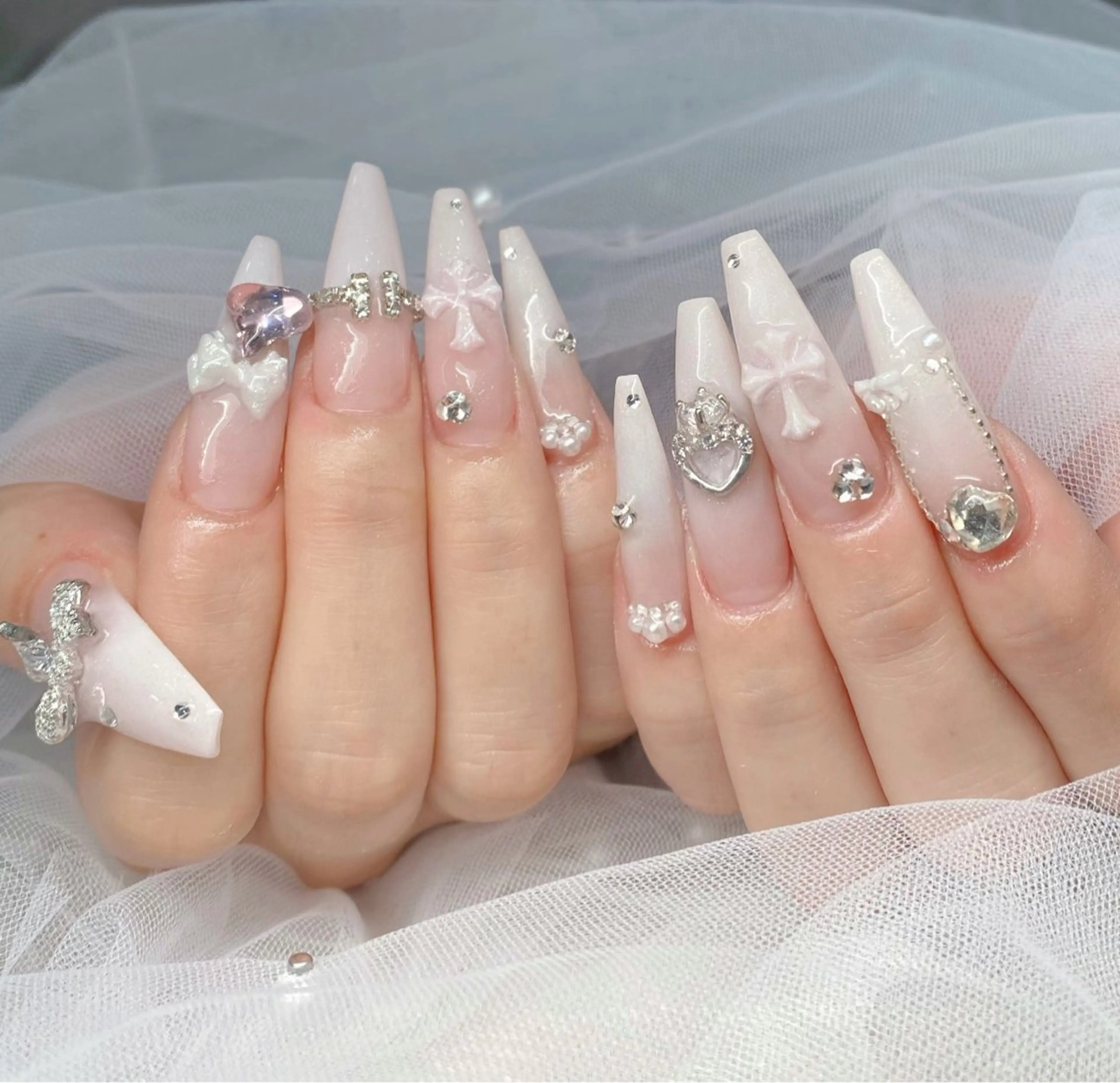 ネイル オーロラネイル ブルー チークネイル フットネイル フレンチネイル ハンドネイル HANA ハナのネイルデザイン