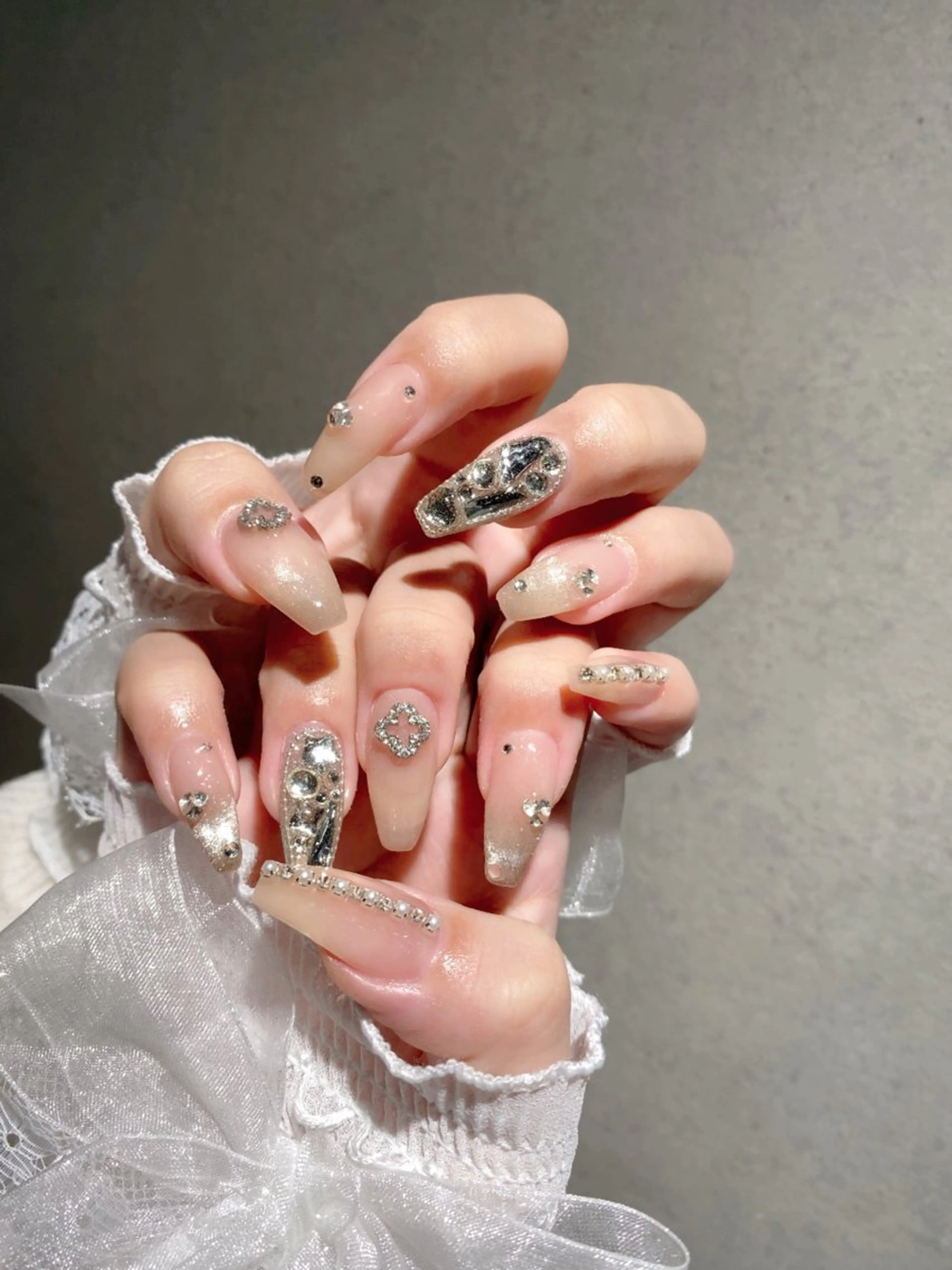 ネイル I-nailロング /ワンホン/キラキラのネイルデザイン