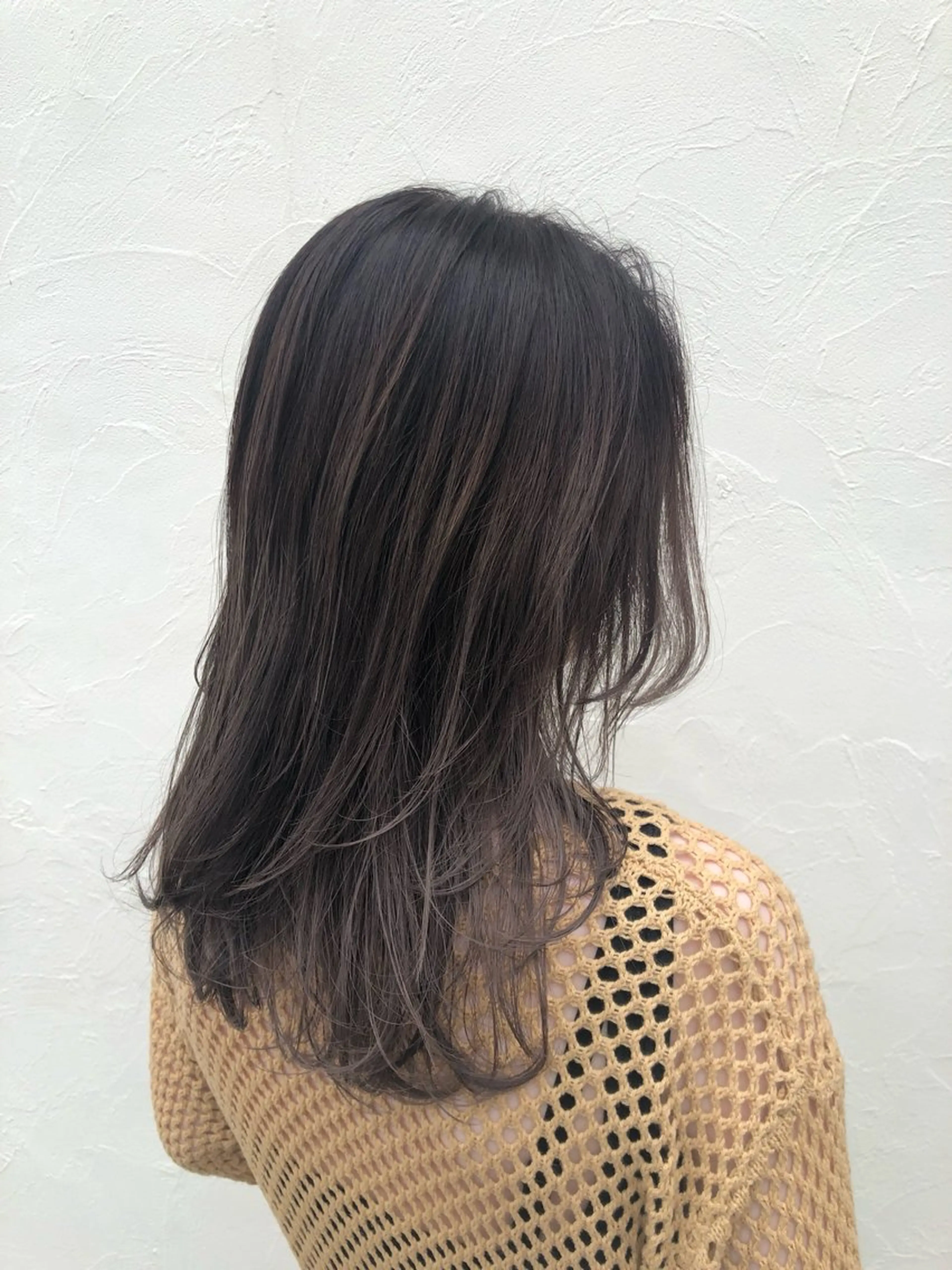 セミロング カラー パーマ ヘアアレンジ バレイヤージュ ブリーチ グレージュ ハイライトカラー ミルクティーグレージュ カット ヘアカラー トリートメント 【ツヤ髪美容師】 ツダケイスケのヘアスタイル