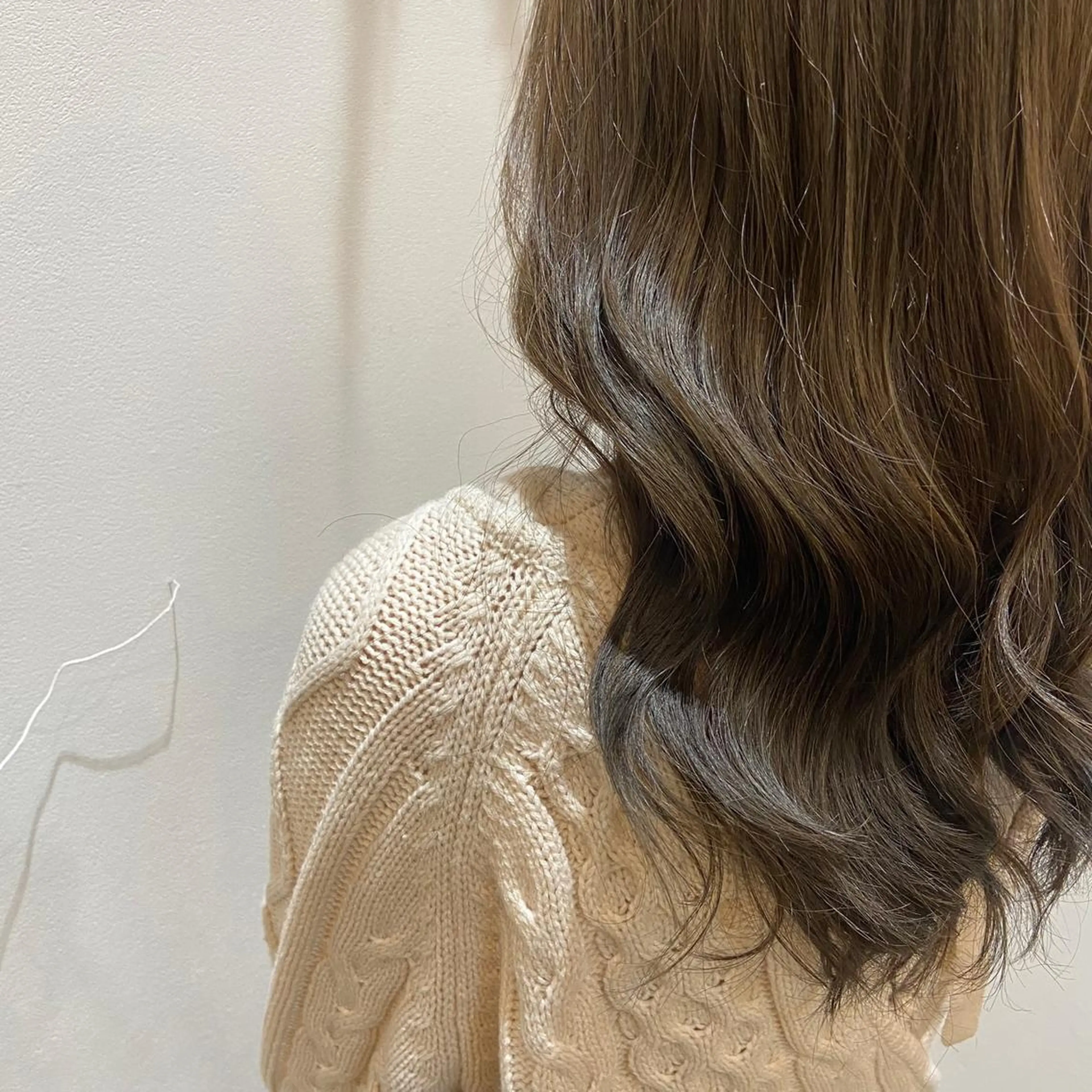 カラー 松本 玲菜のヘアスタイル