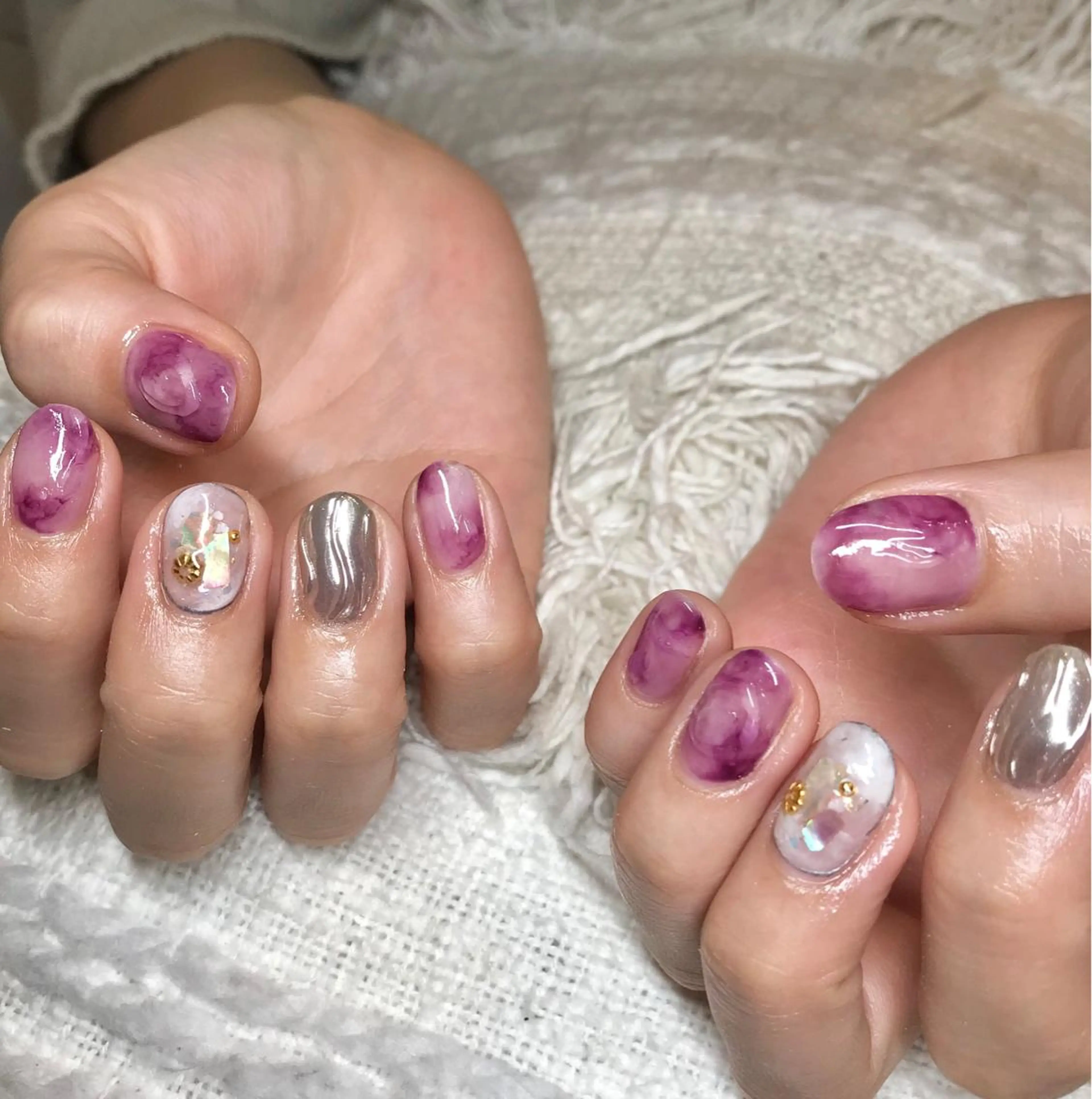 ショート カラー パーマ ヘアアレンジ メンズ ネイル マツエク・マツパ パープルカラー ミラーネイル パープル ハンドネイル ハンドケア nail&eye Aoのマツエク・マツパデザイン