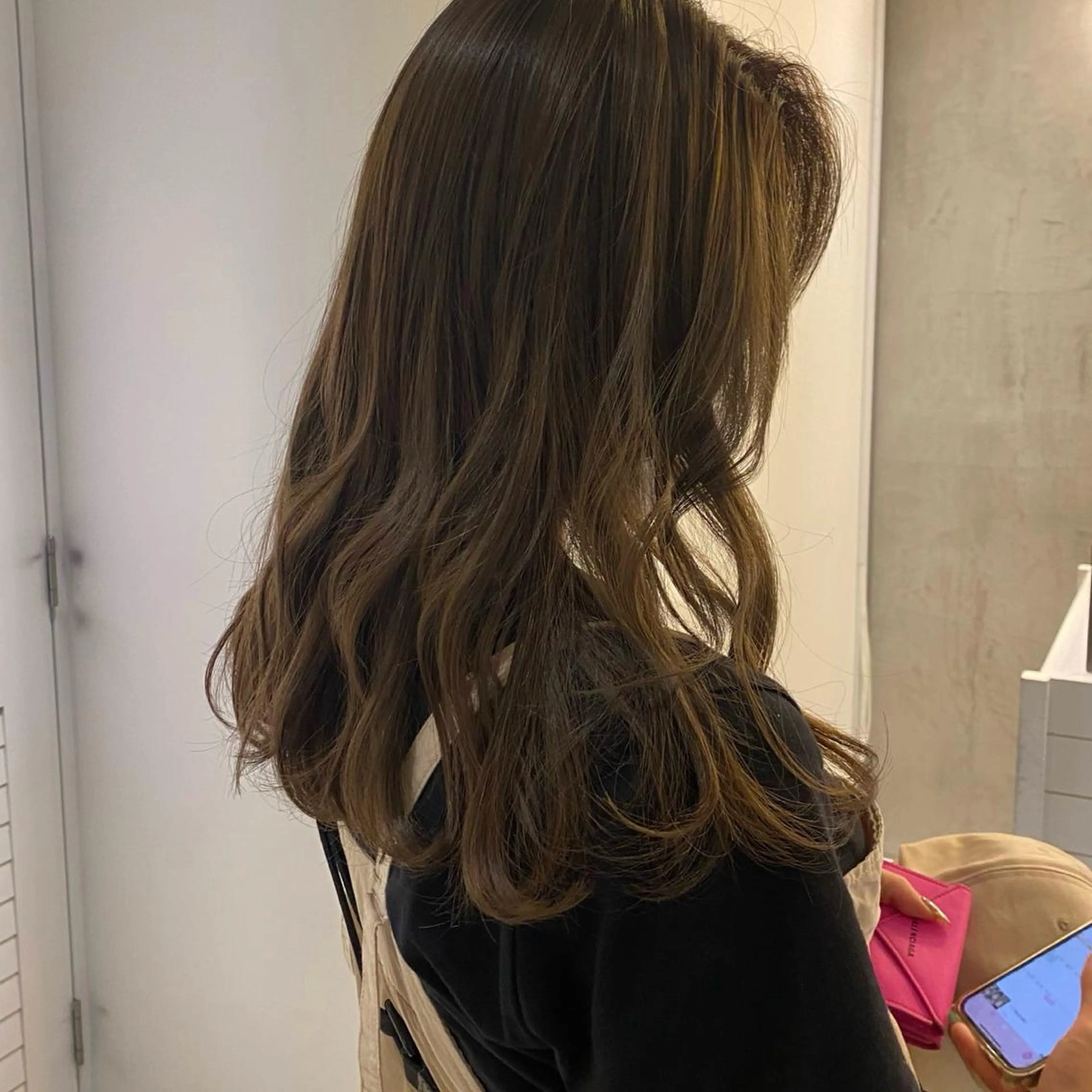 セミロング カラー 髪質改善 イオリのヘアスタイル