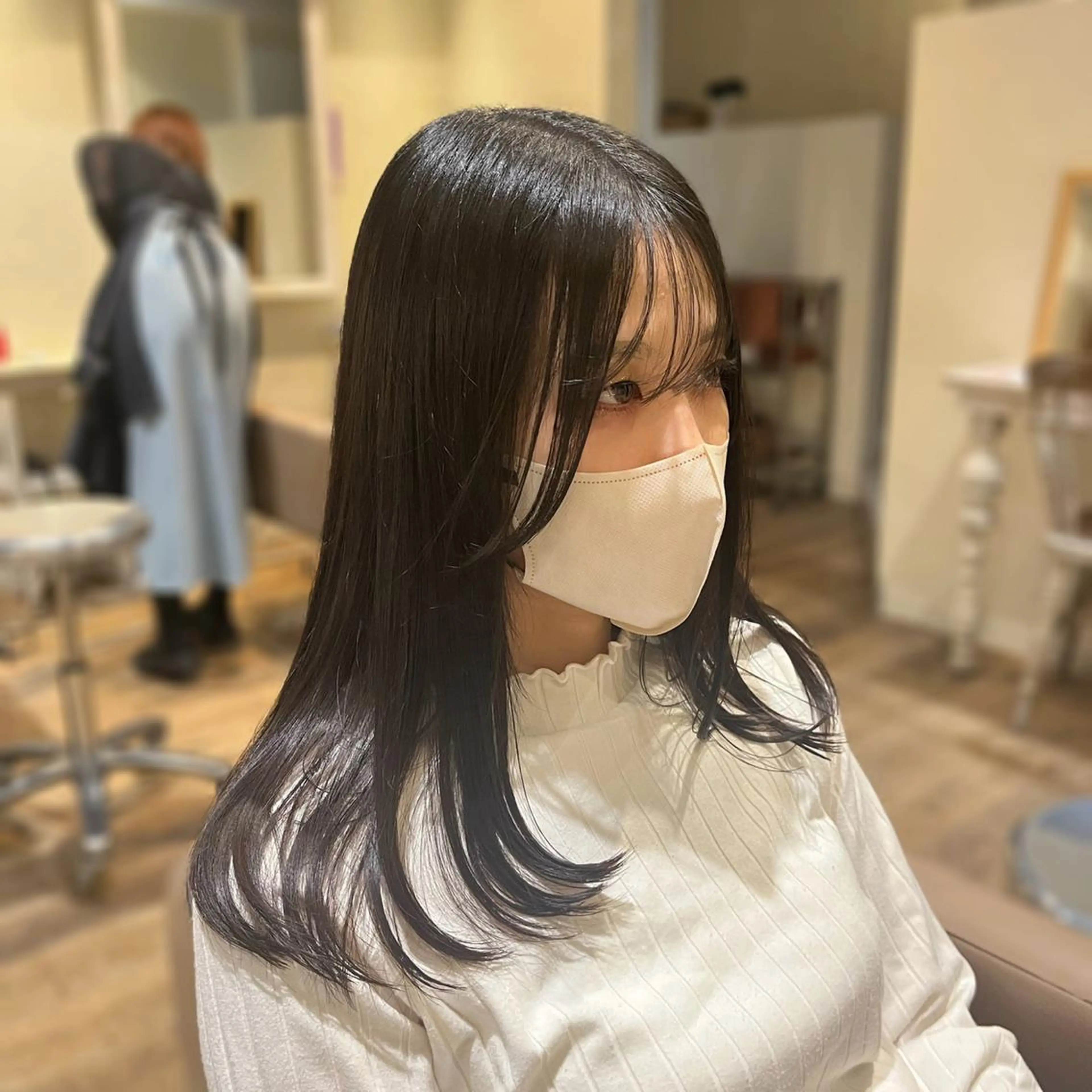 セミロング 顔周りカット 田中 鈴乃のヘアスタイル