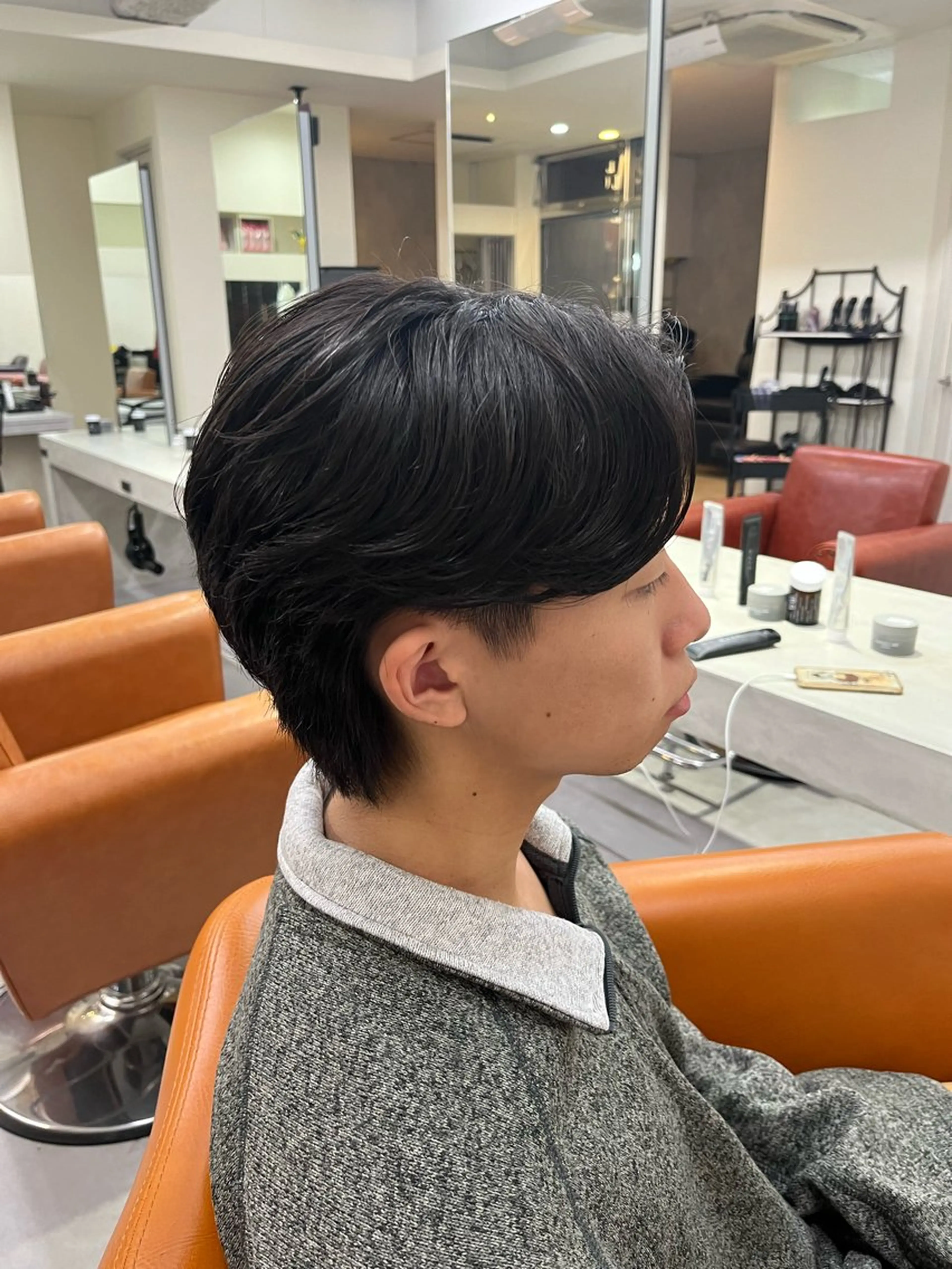 パーマ メンズ センターパート メンズパーマ ニュアンスパーマ フェザーパーマメンズ ツイスパ京都駅前のヘアスタイル