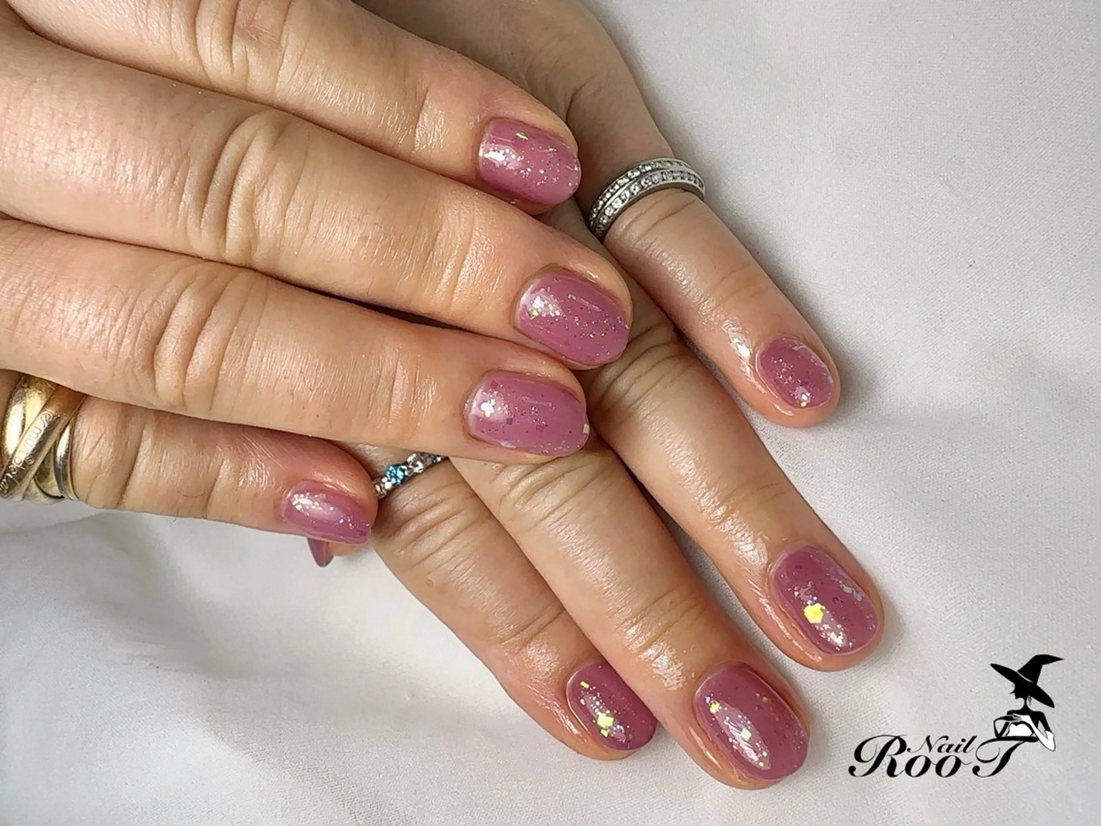 ネイル オーロラネイル ピンク ハンドネイル RooT Nailのネイルデザイン