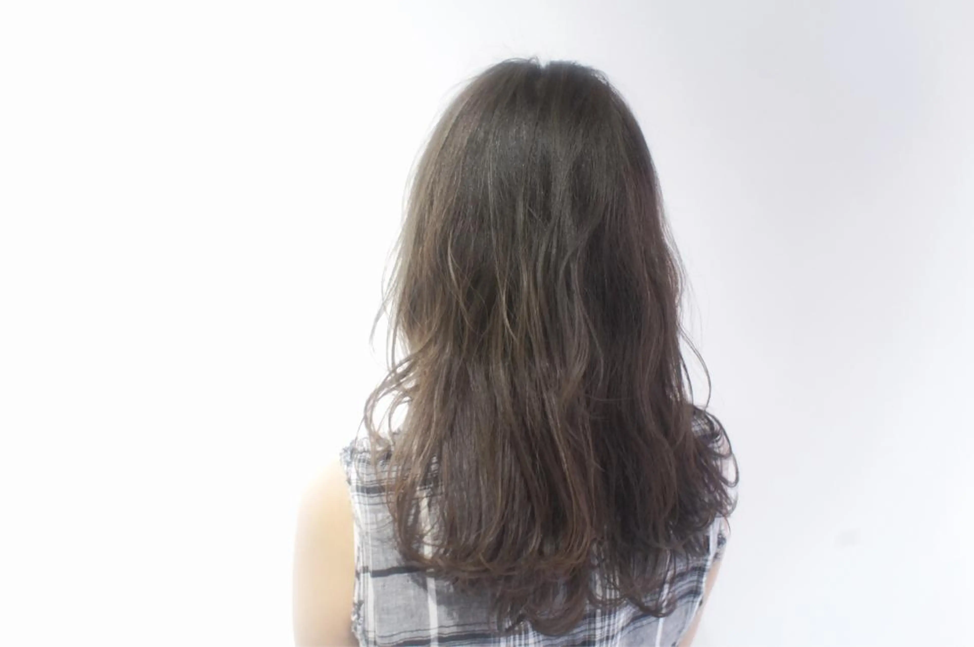 セミロング カラー グレージュ This所属・🟦髪質改善6年 💊YAMAMOTOのヘアスタイル