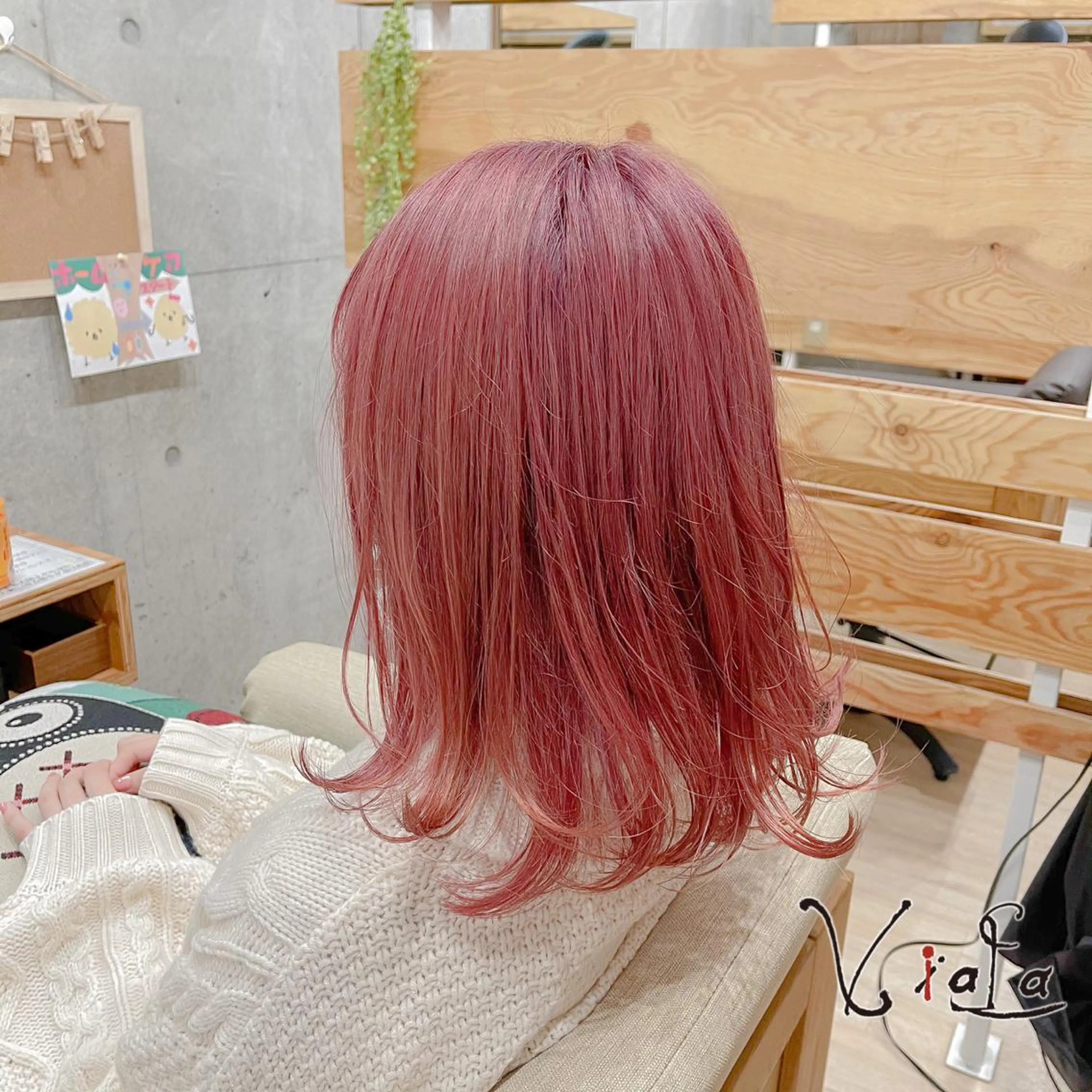 ミディアム カラー ブリーチ ピンクカラー ViaLa Hair 🌈すずきたくむ✂︎のヘアスタイル