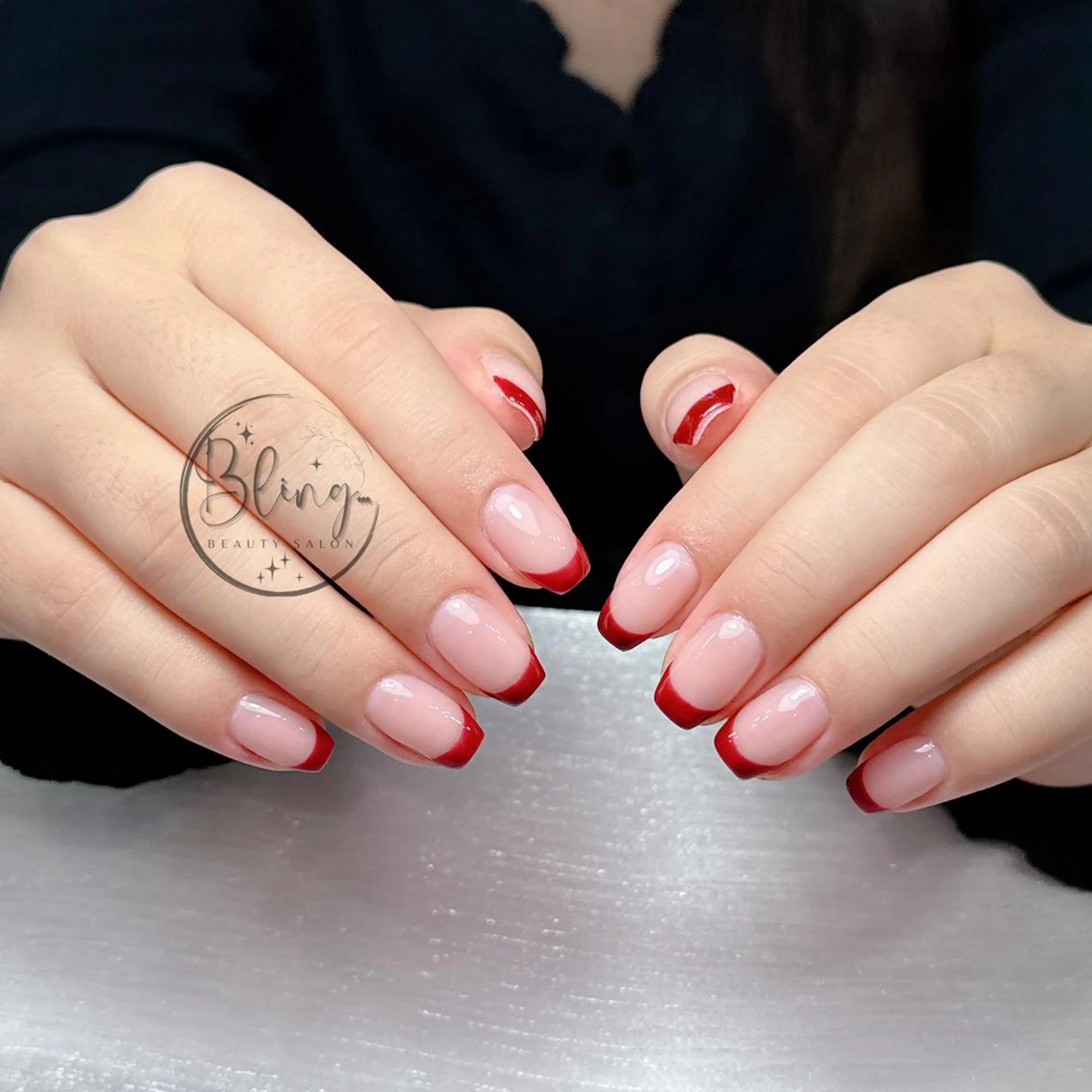 ショート 韓国風ヘア ハンドネイル 波 なみのネイルデザイン