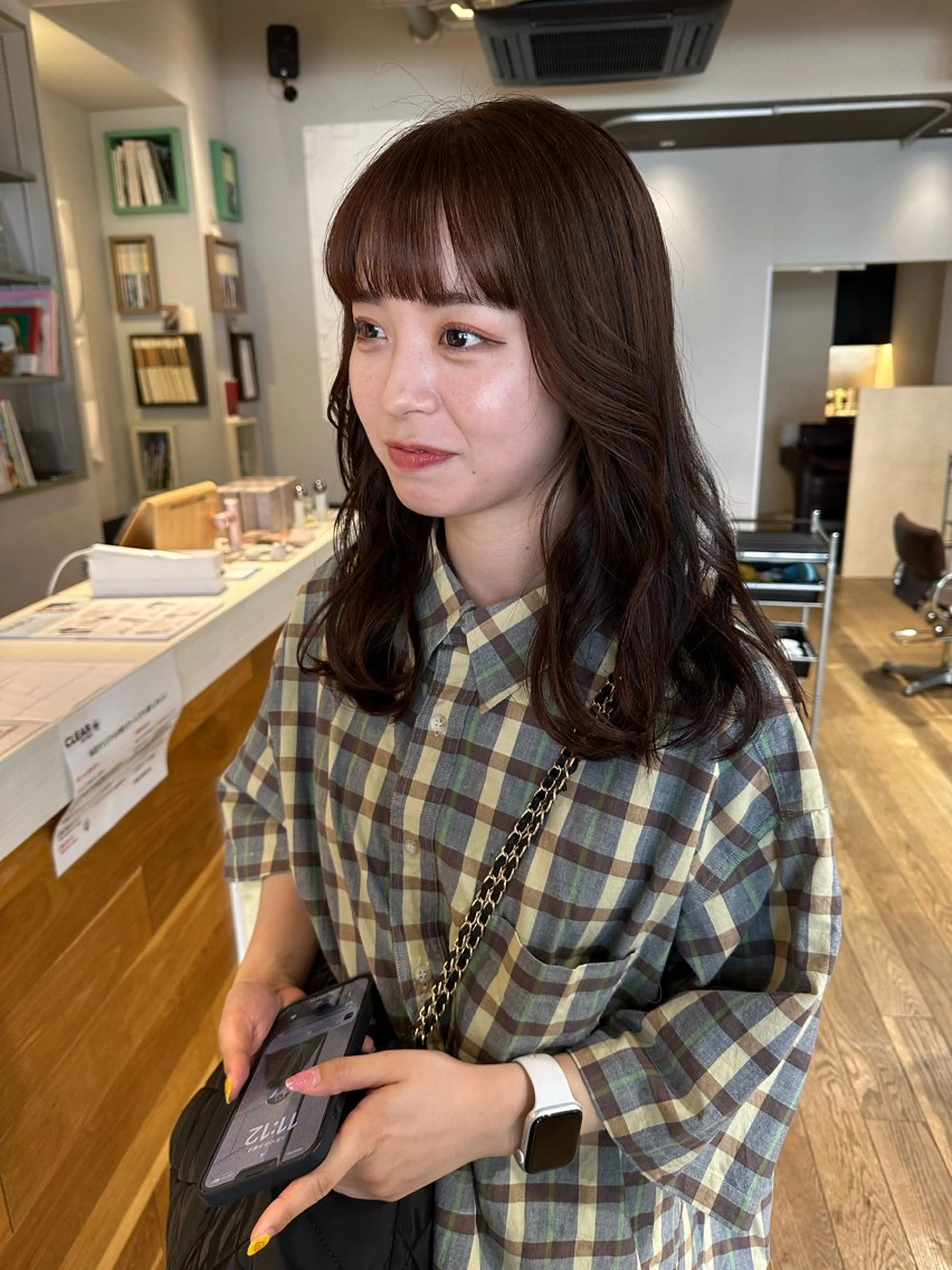 ロング カラー 塩澤 榛奈のヘアスタイル