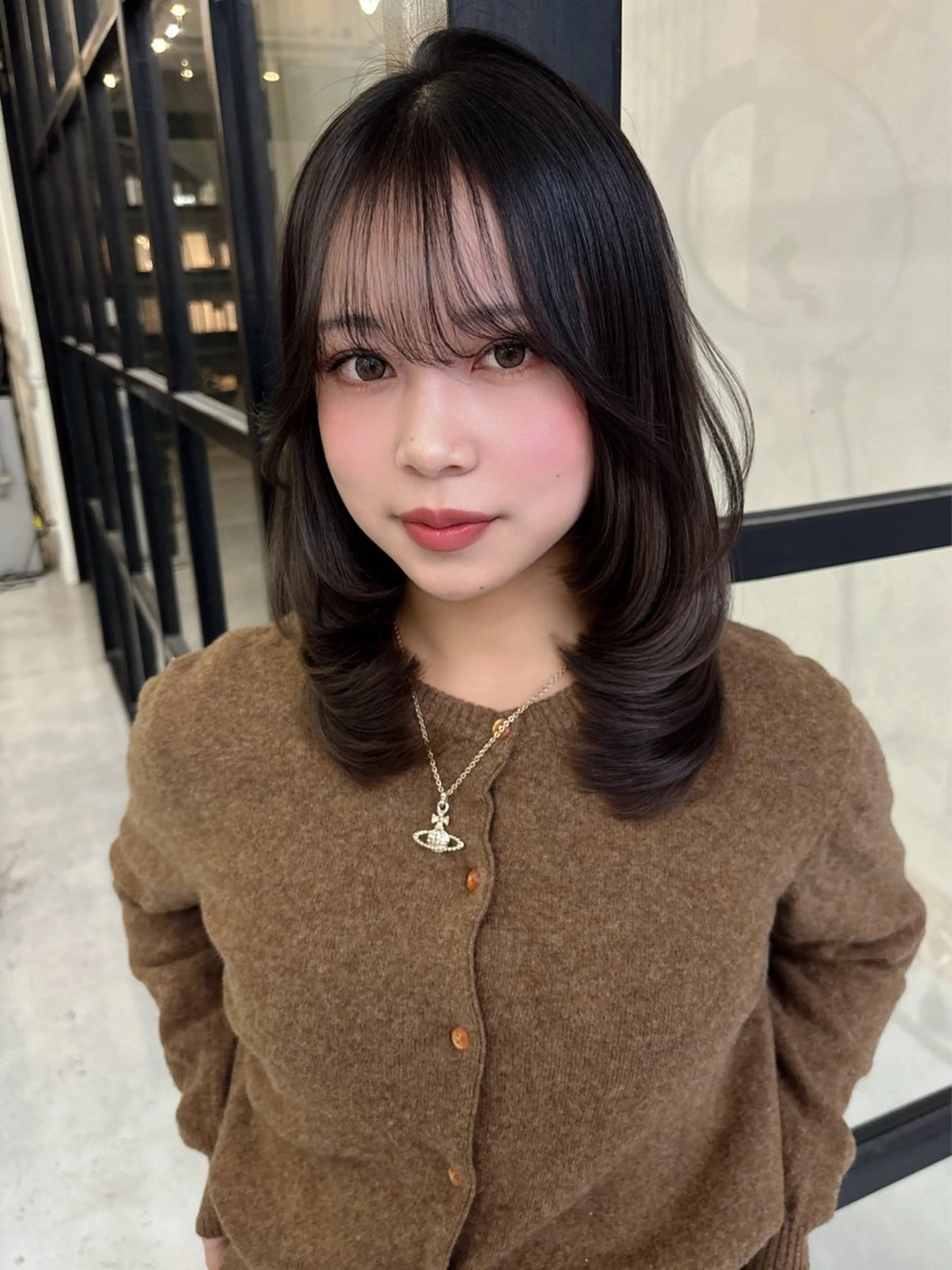 ミディアム ミディアムレイヤー レイヤーカット カット MaisonHALU 松浦光咲のヘアスタイル