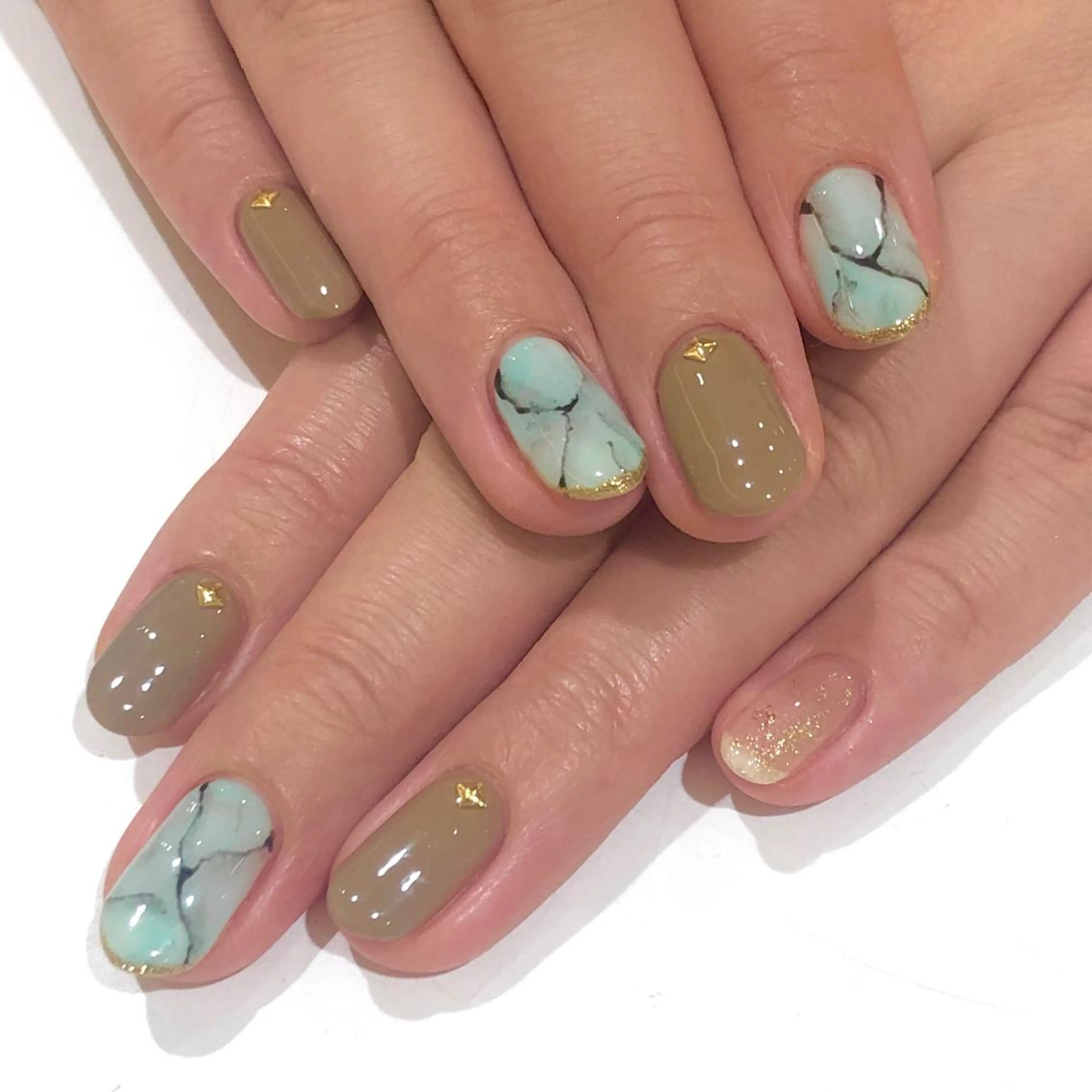 ネイル 矢崎 千春のネイルデザイン