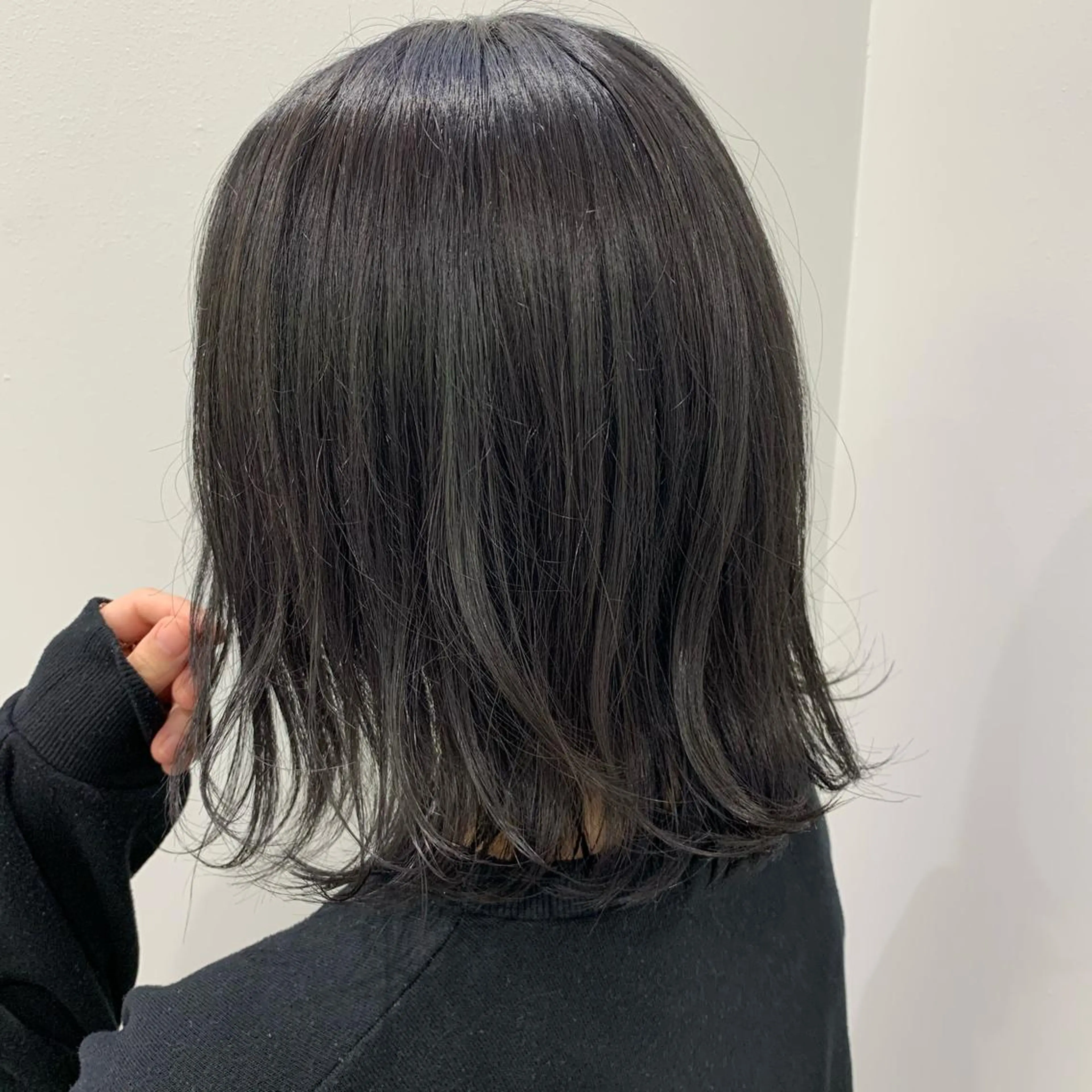 ミディアム カラー くすみミルクティー／ ブラウン🪡TOWAのヘアスタイル