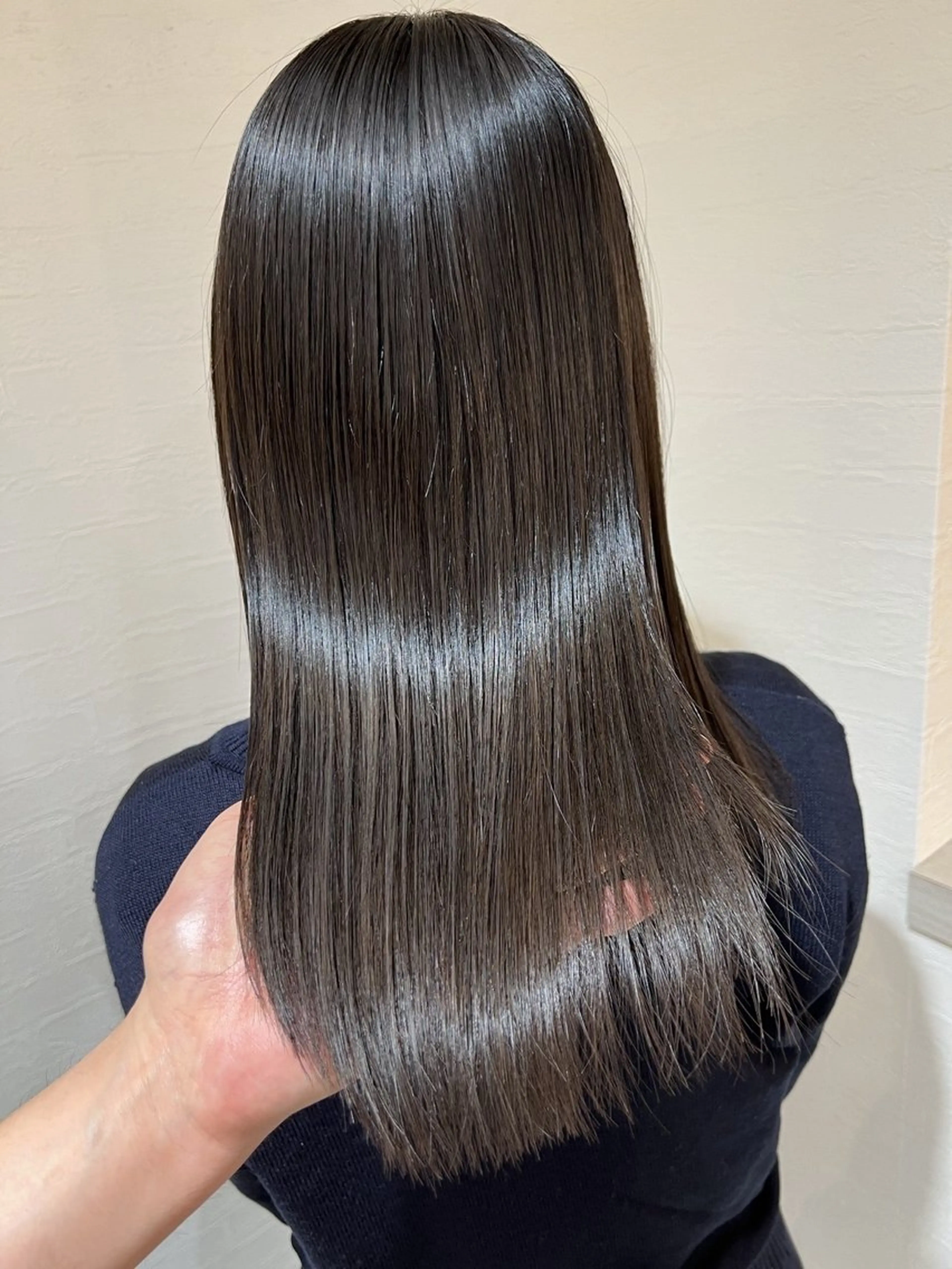 ロング カラー 三浦 栞のヘアスタイル