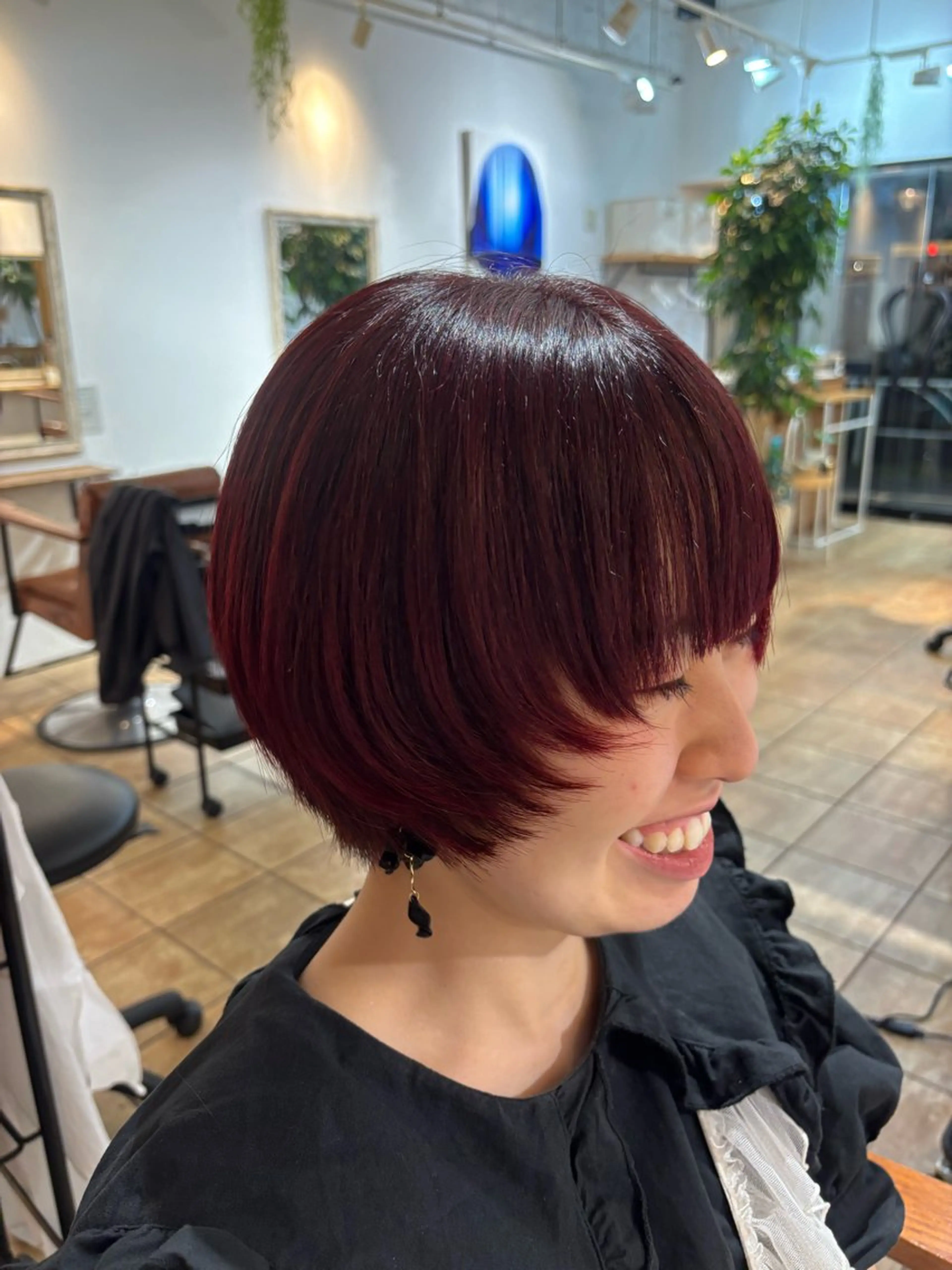 ショート カラー カネコ ナナミのヘアスタイル