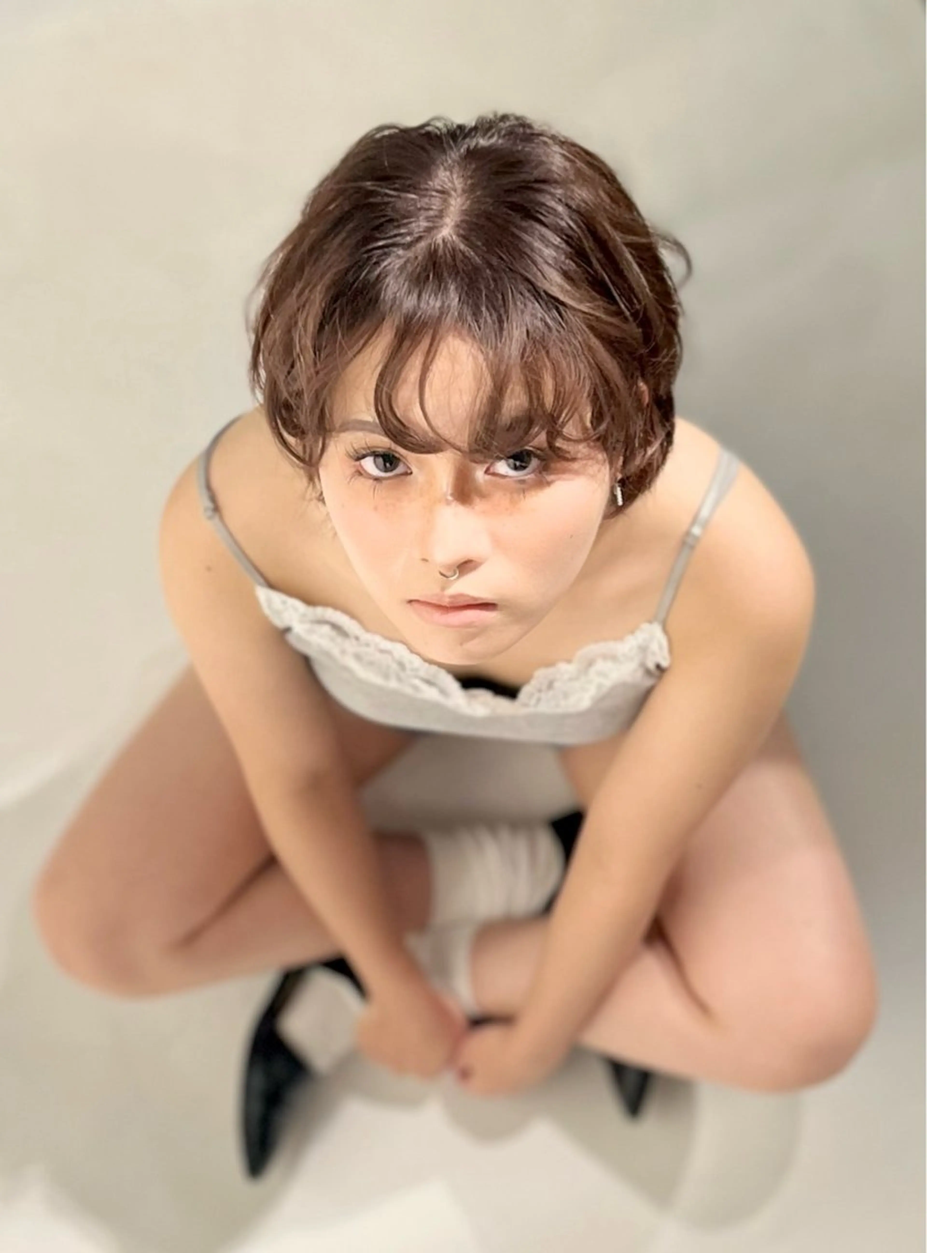 ショート ヘアアレンジ kosoraレイヤー ハイトーン/デザインのヘアスタイル