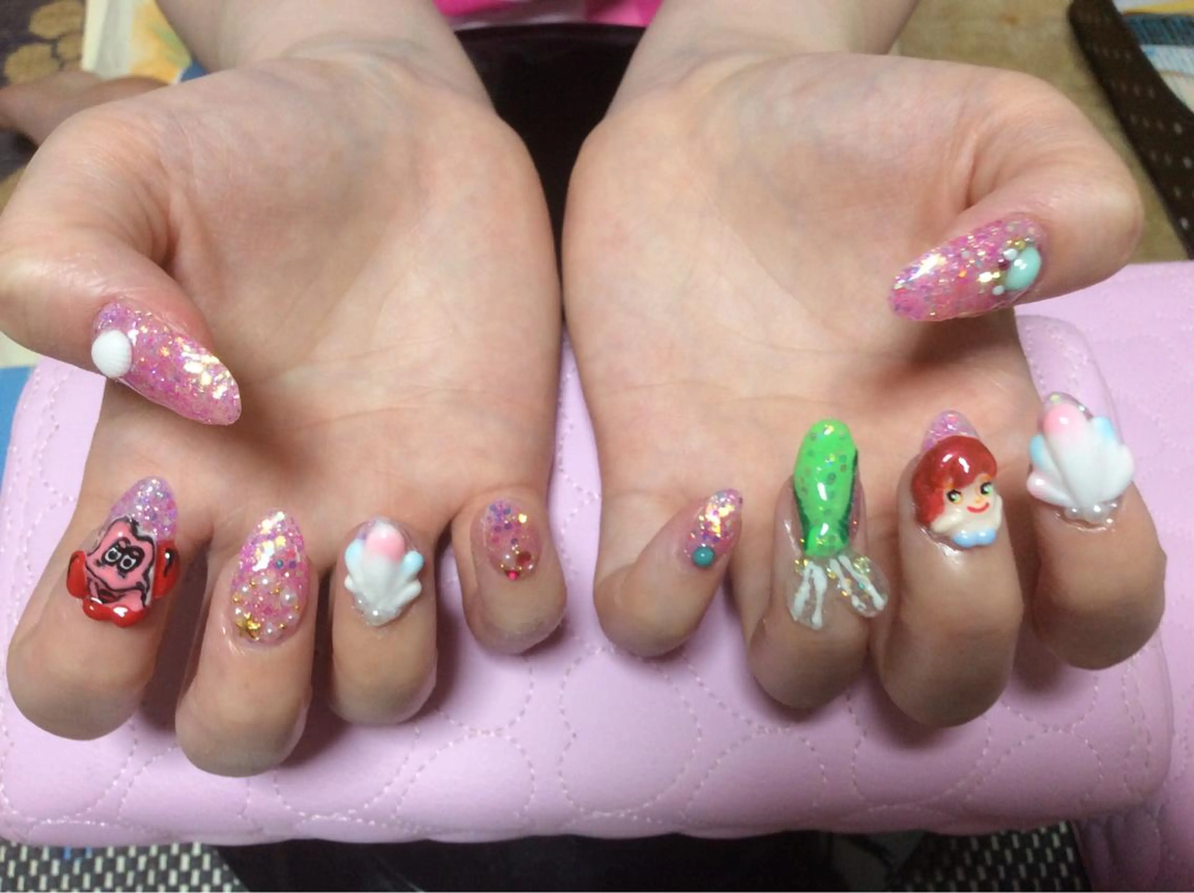 ネイル フラワー ムーンのネイルデザイン