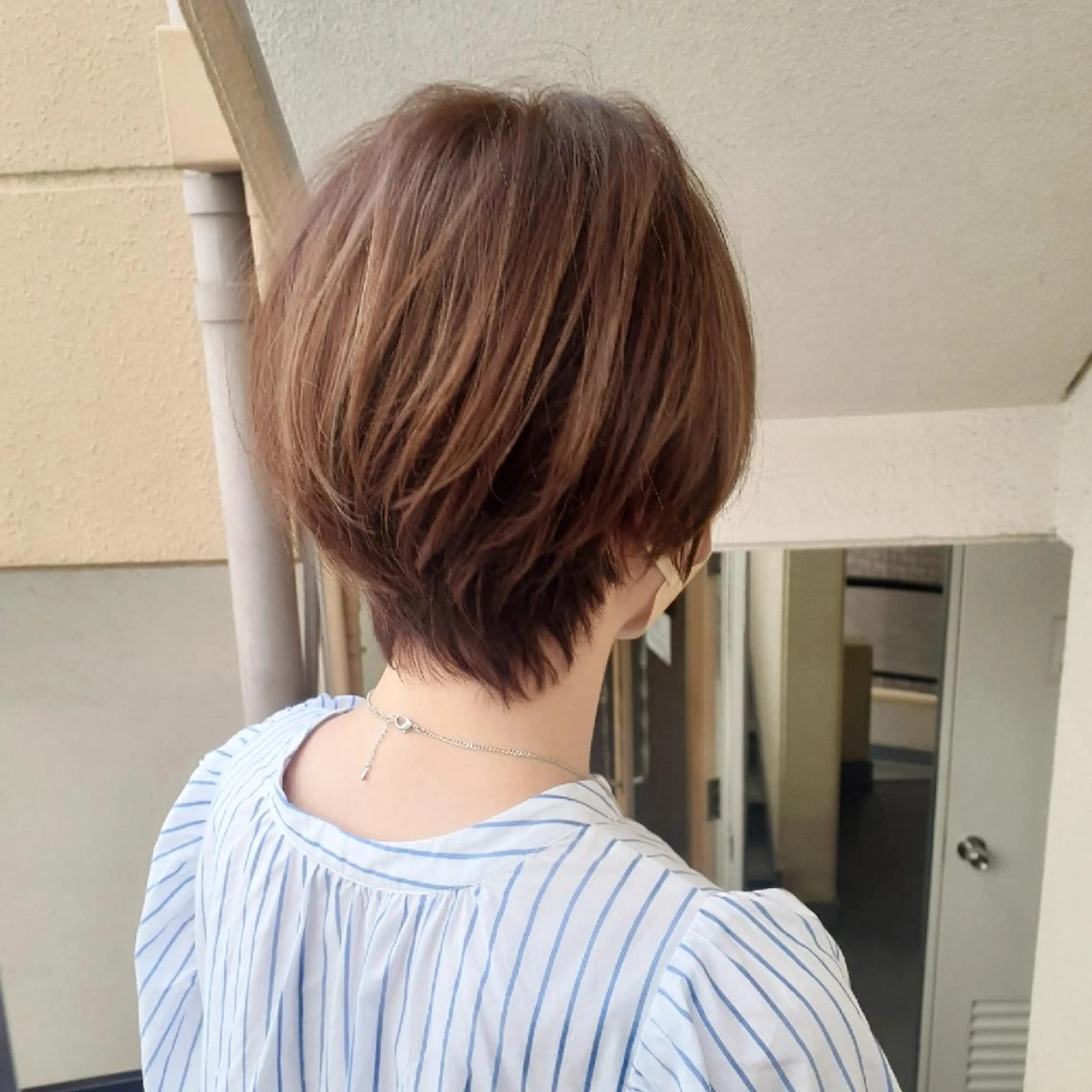 ショート カラー 髪質改善 ショートヘア カット ヘアカラー トリートメント 🔳髪質改善🔳 岡本陽のヘアスタイル