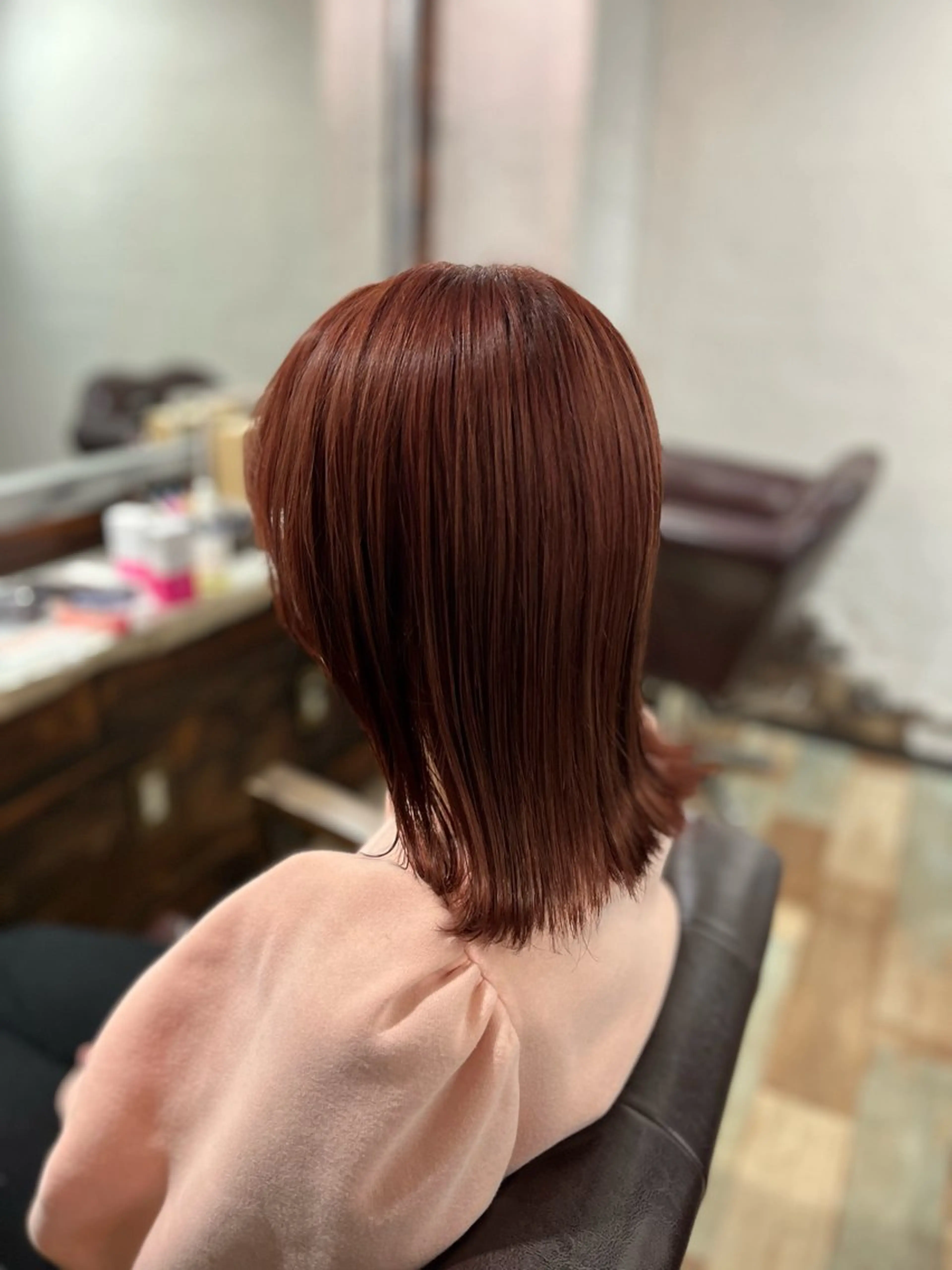 ミディアム カラー オレンジ オレンジピンク ピンクカラー ヘアカラー L'la  citta(ララチッタ)所属・小片 百音のヘアスタイル