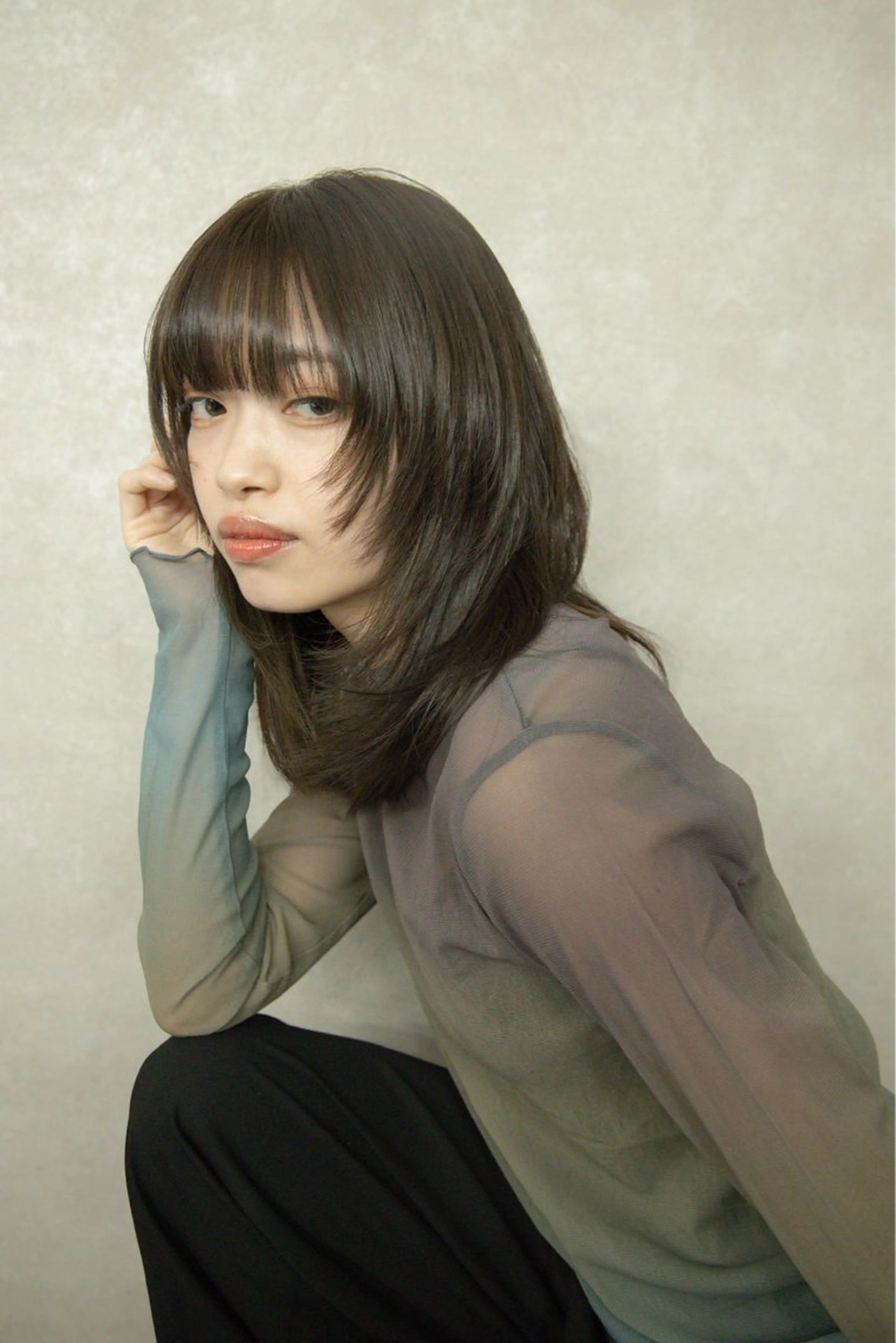 ミディアム カラー ベージュカラー 透明感カラー 顔まわりレイヤー レイヤーカット カット ヘアカラー 🧸顔まわりカット 🧸山形紗奈のヘアスタイル